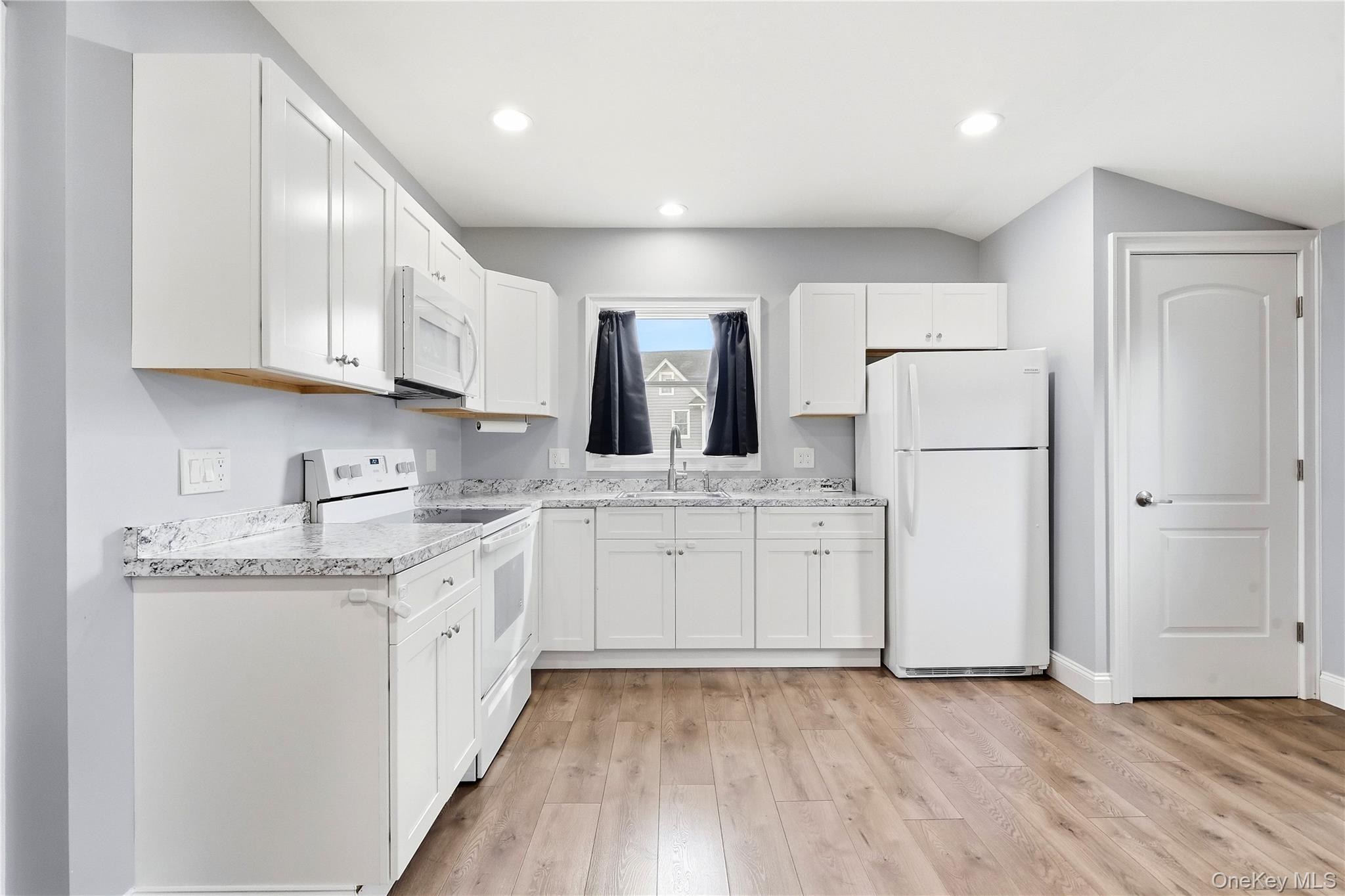 248 Bayview Avenue Property Photo 7