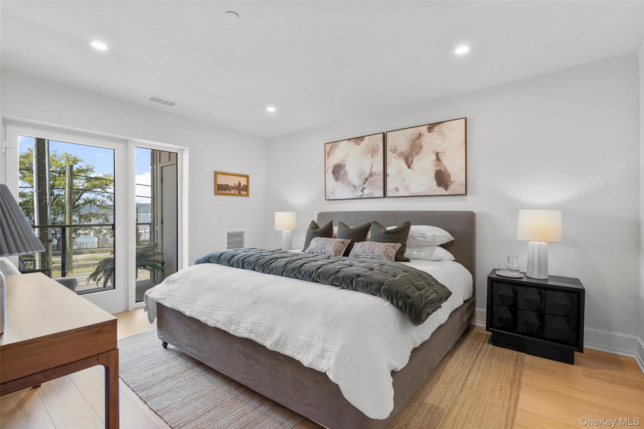 25 S Riverside Avenue 211 Property Photo 16
