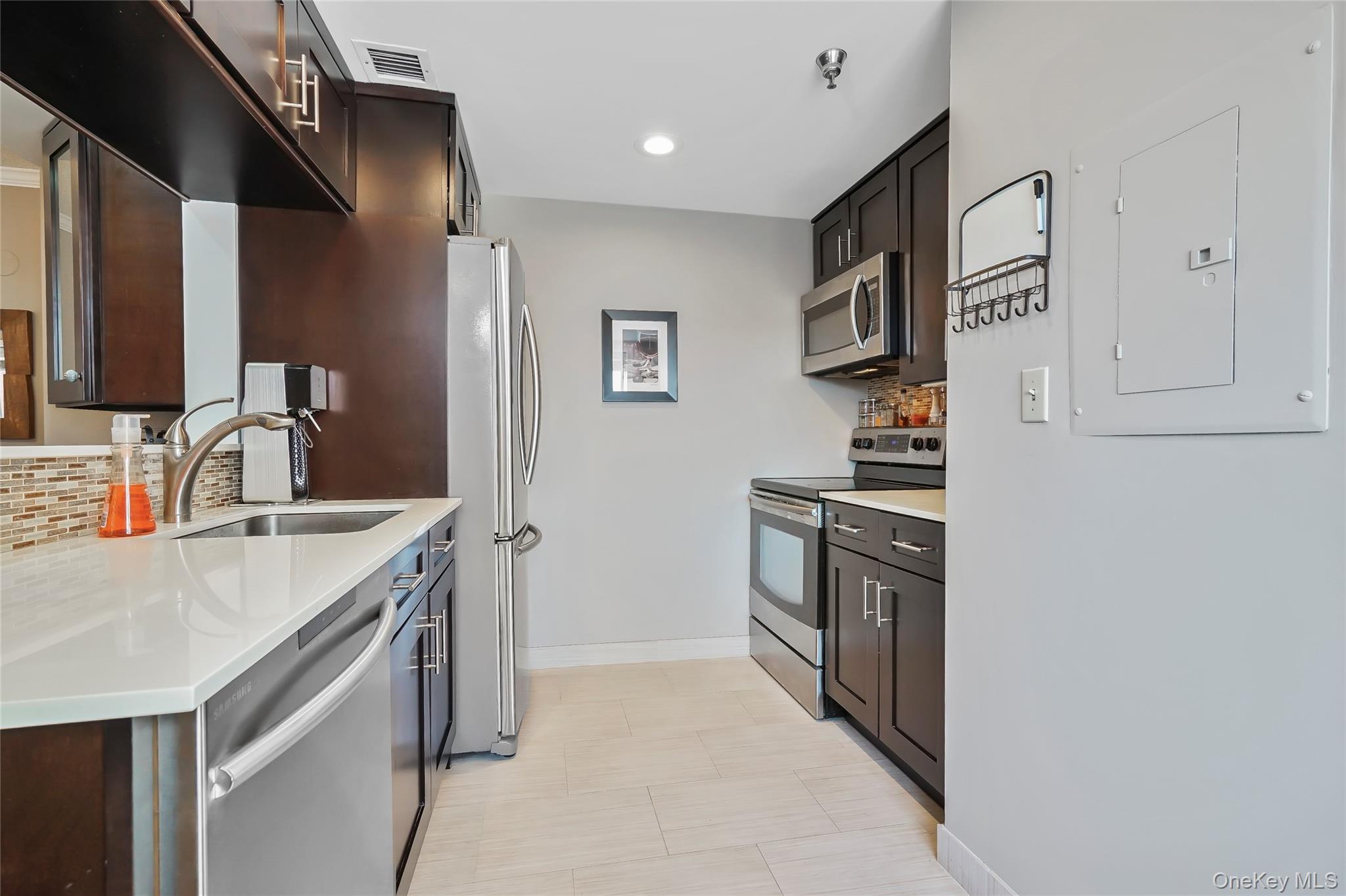 123 Mamaroneck Avenue 215 Property Photo 4