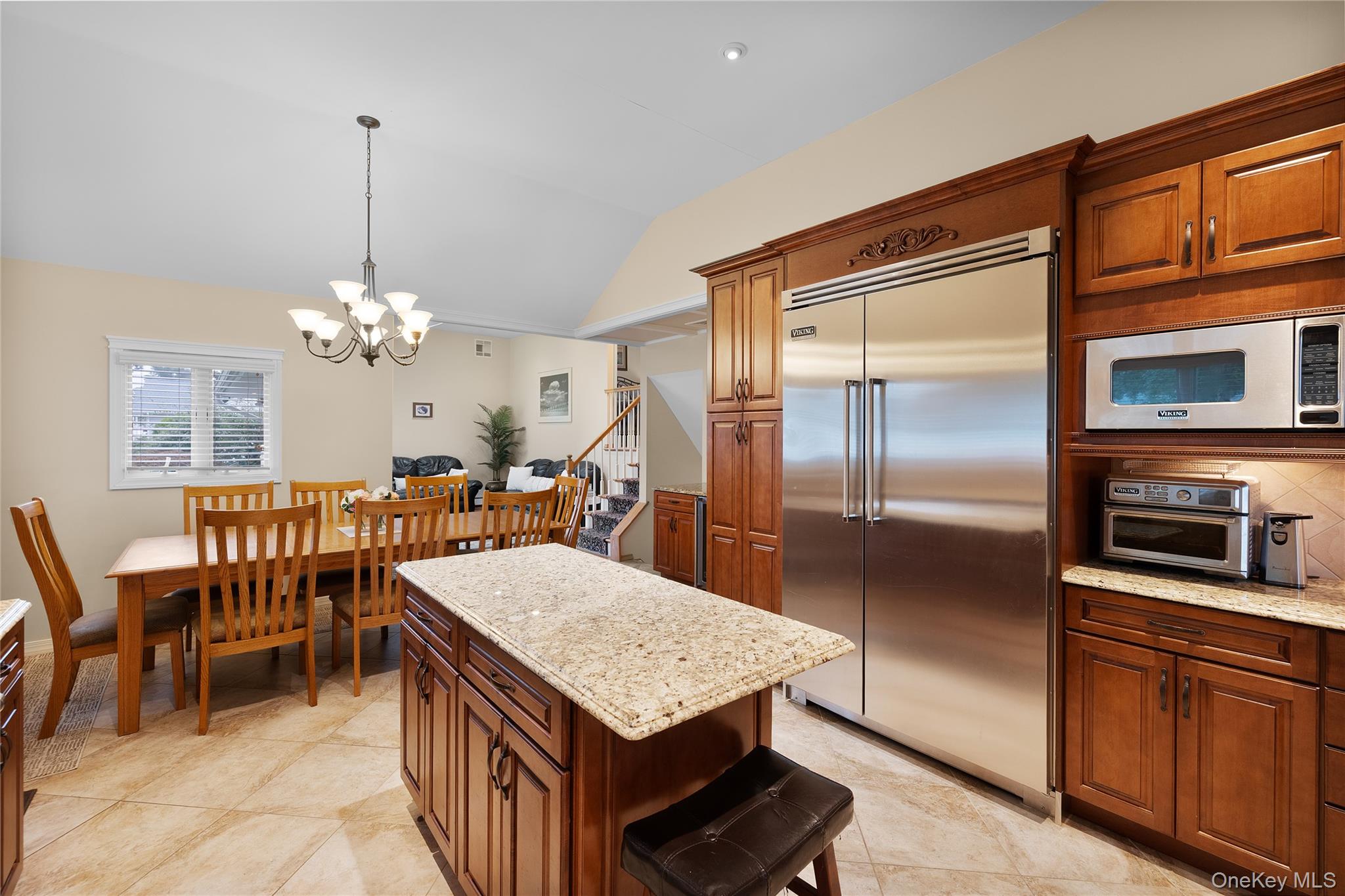 655 Hyman Avenue Property Photo 6