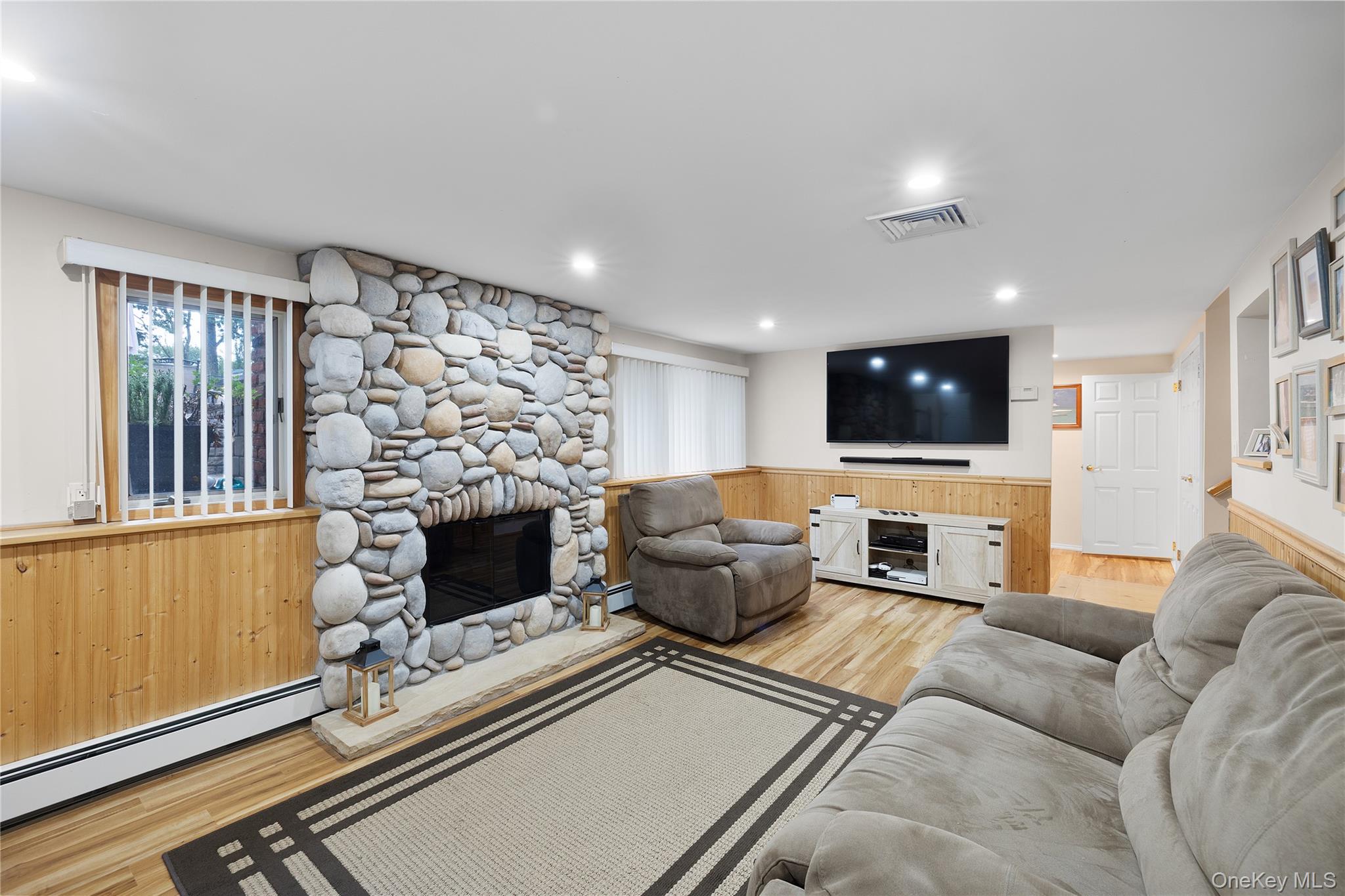 655 Hyman Avenue Property Photo 15