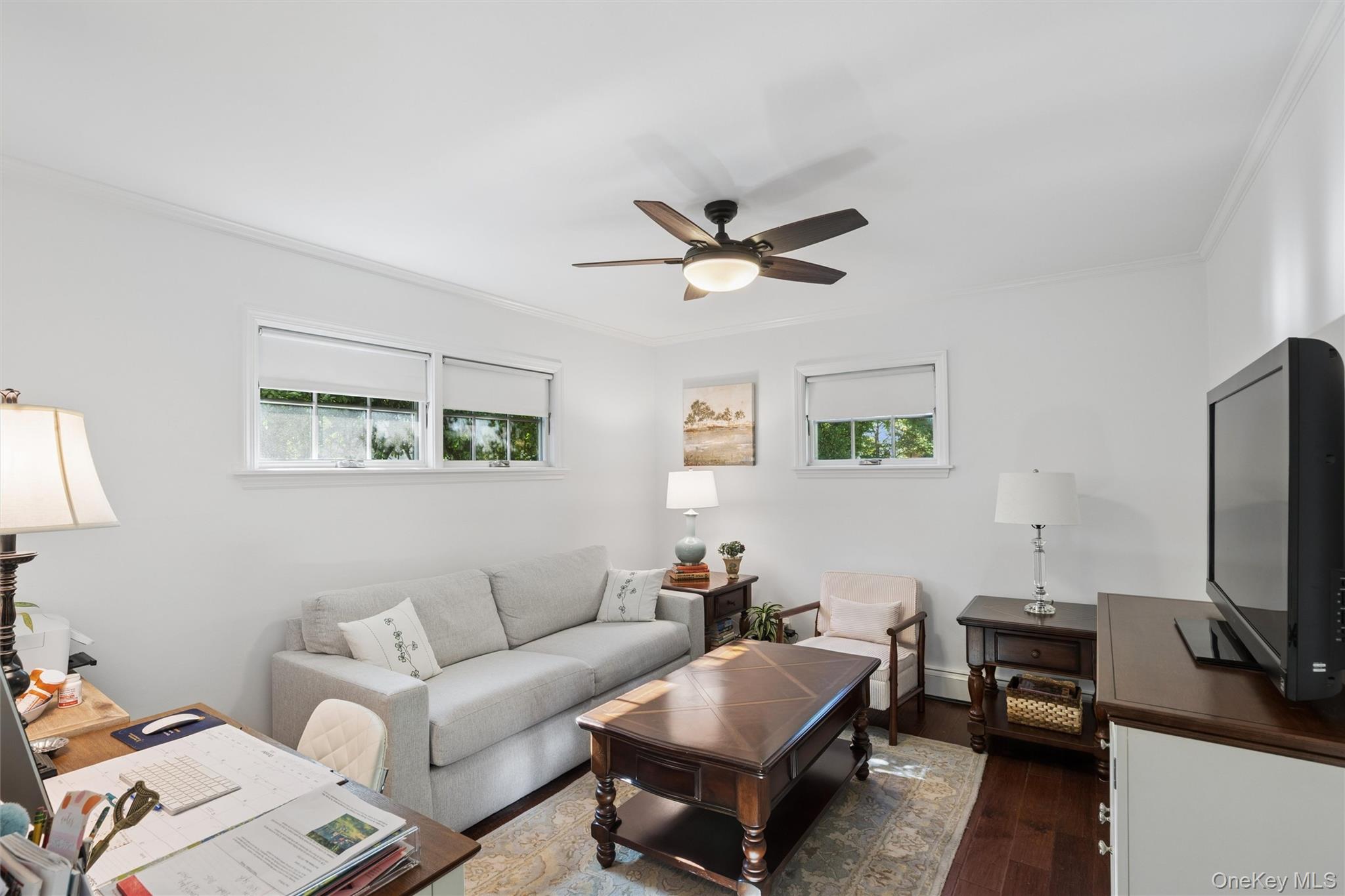 6 6th Place Property Photo 17