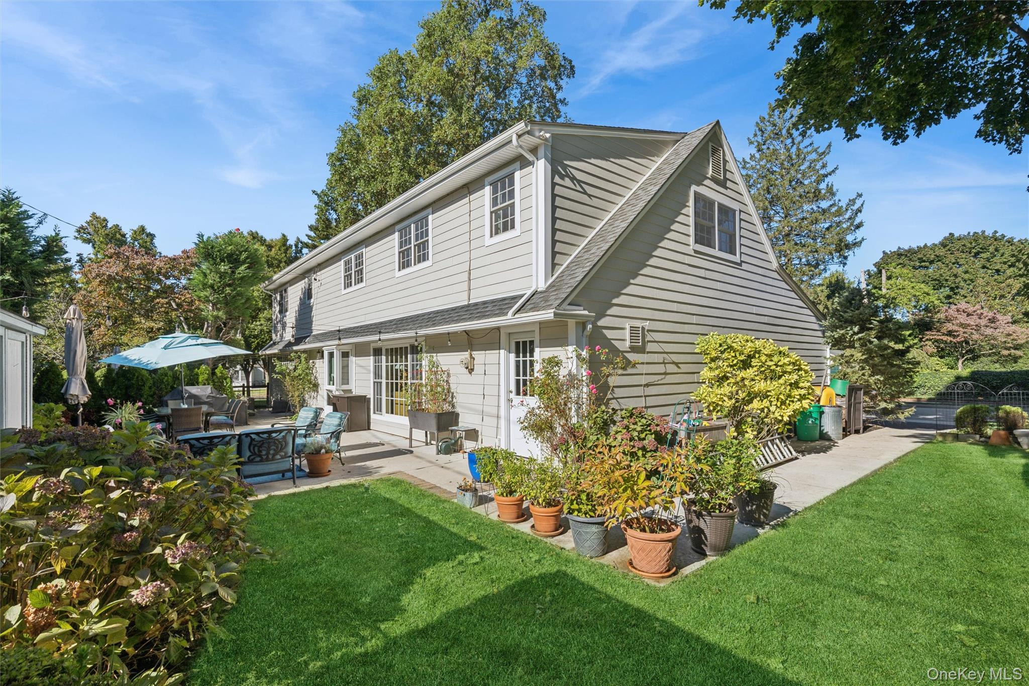 6 6th Place Property Photo 28