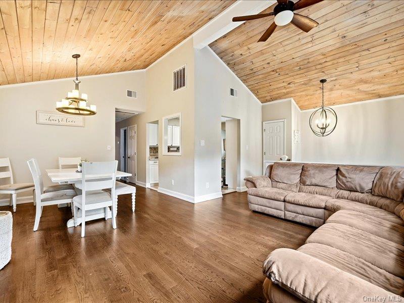 75 Lexington Road Property Photo 4
