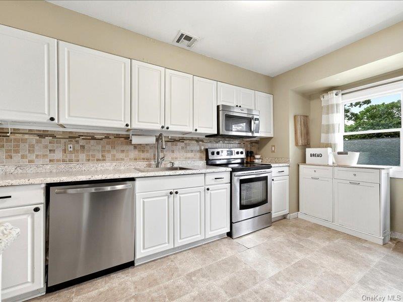 75 Lexington Road Property Photo 12