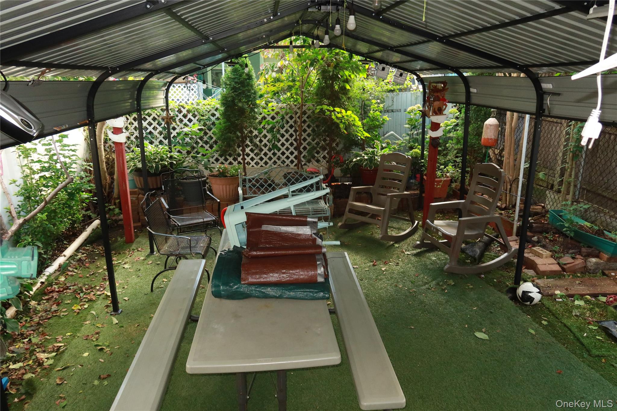 257 Lincoln Avenue Property Photo 18