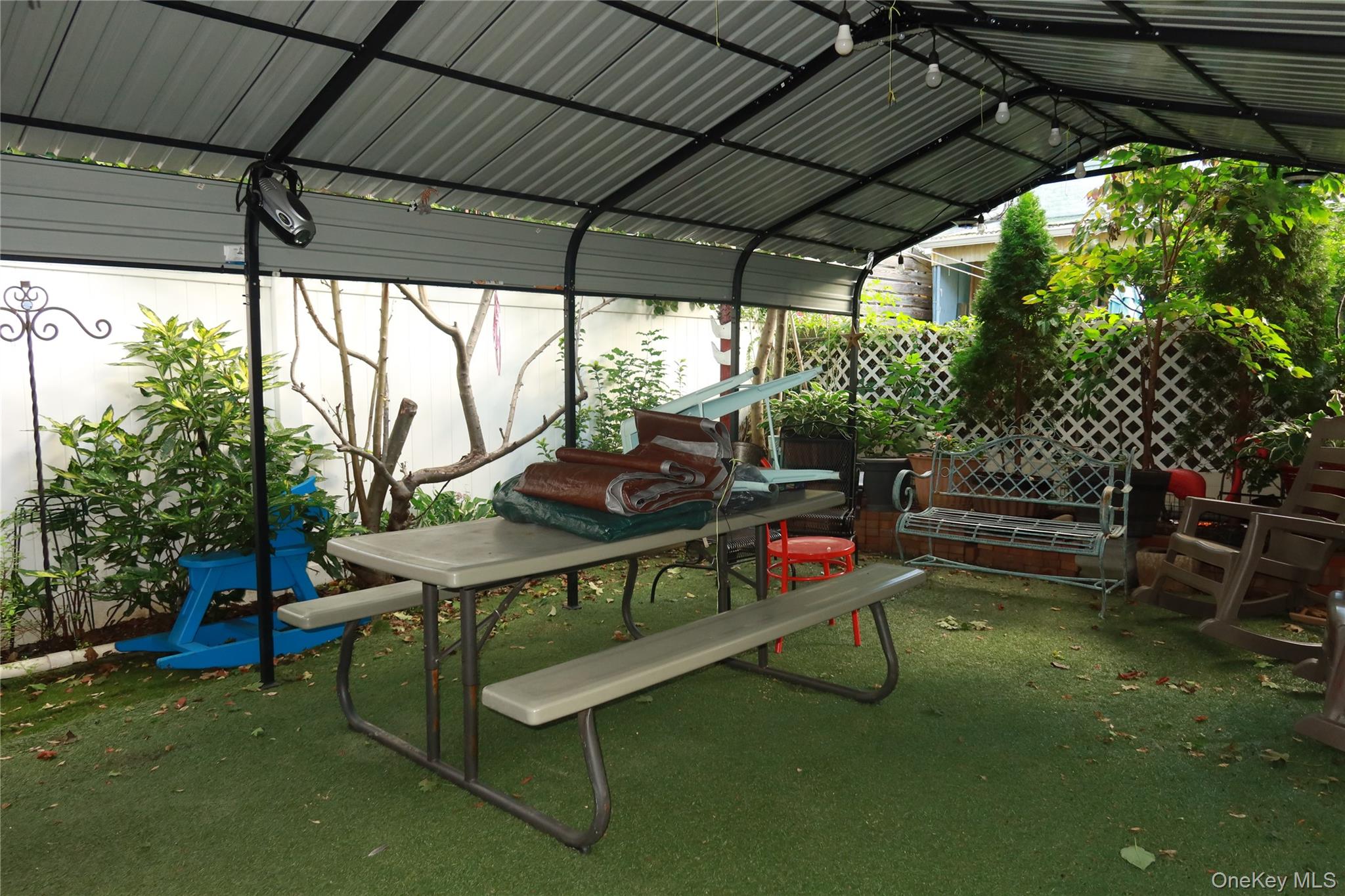 257 Lincoln Avenue Property Photo 19