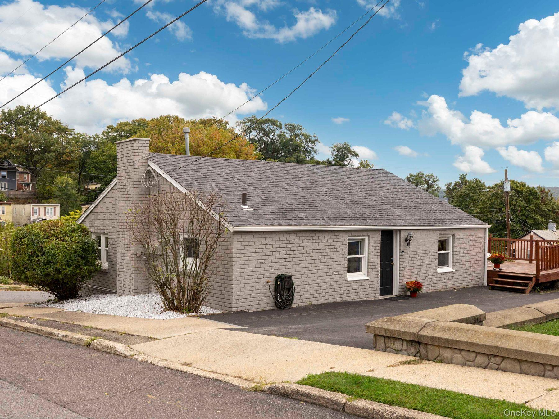 35 Sycamore Street Property Photo 1