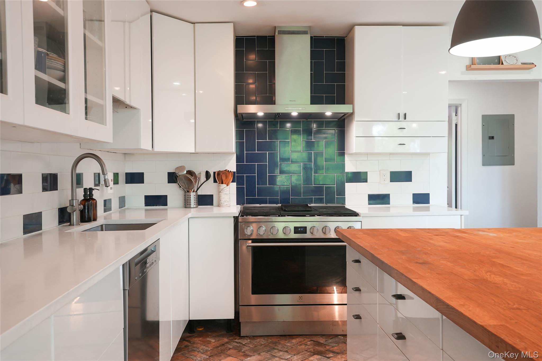 100 Dowd Street C6 Property Photo 1