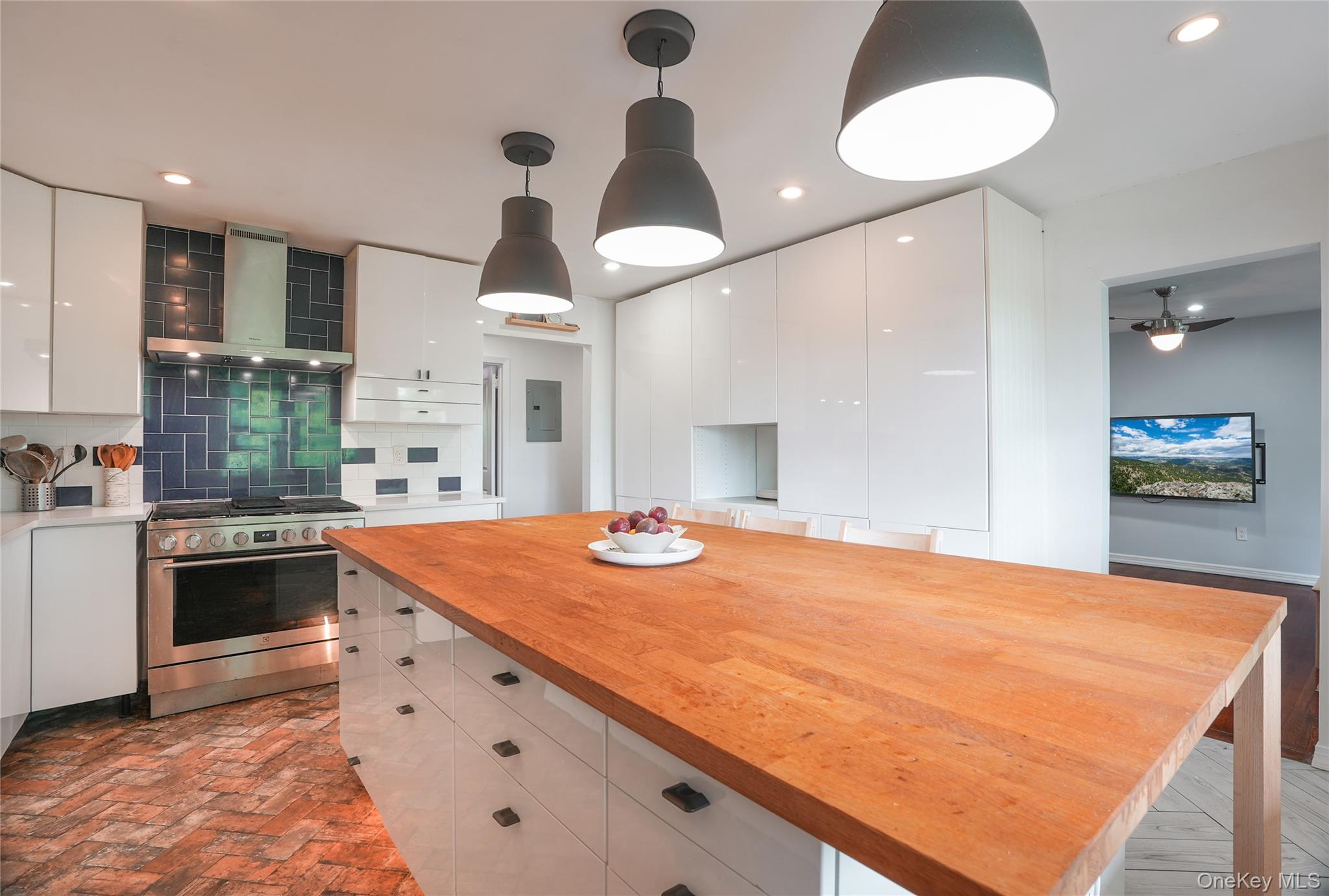 100 Dowd Street C6 Property Photo 3