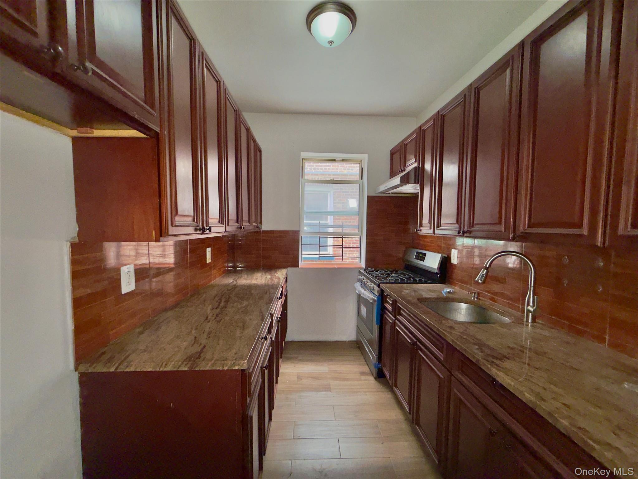1214 E 34th Street Property Photo 9