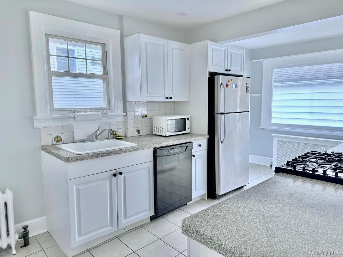 711 Hall Street Property Photo 11