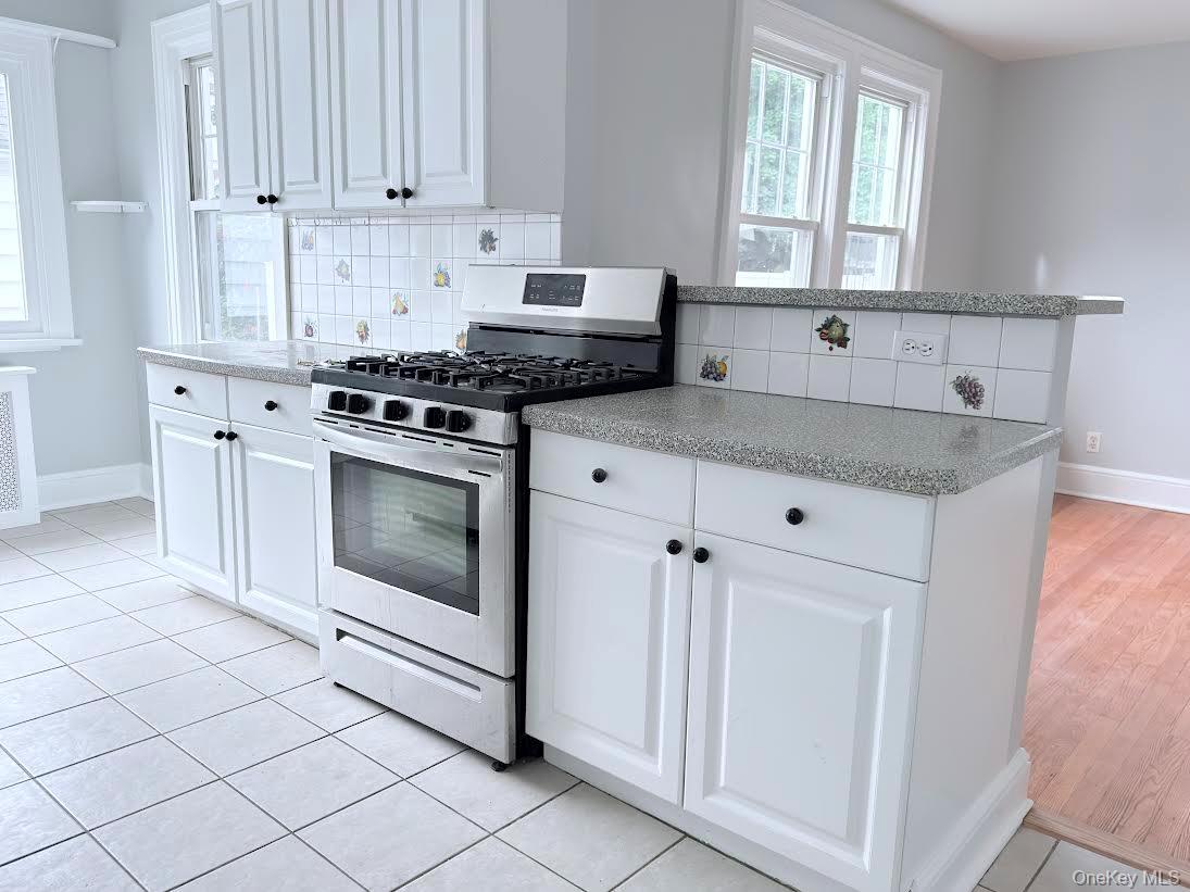 711 Hall Street Property Photo 13