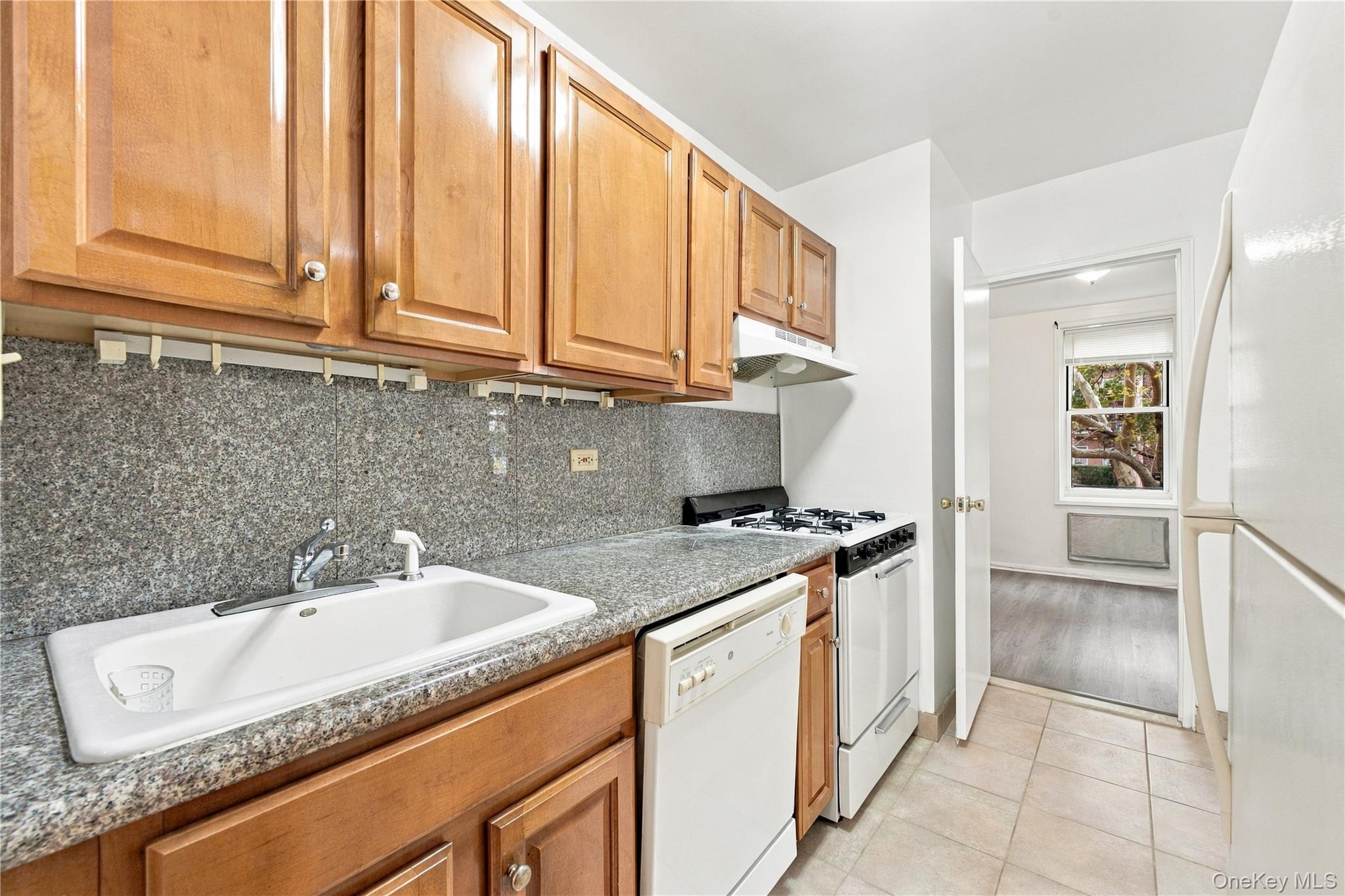 142-05 Roosevelt Avenue 206 Property Photo 13