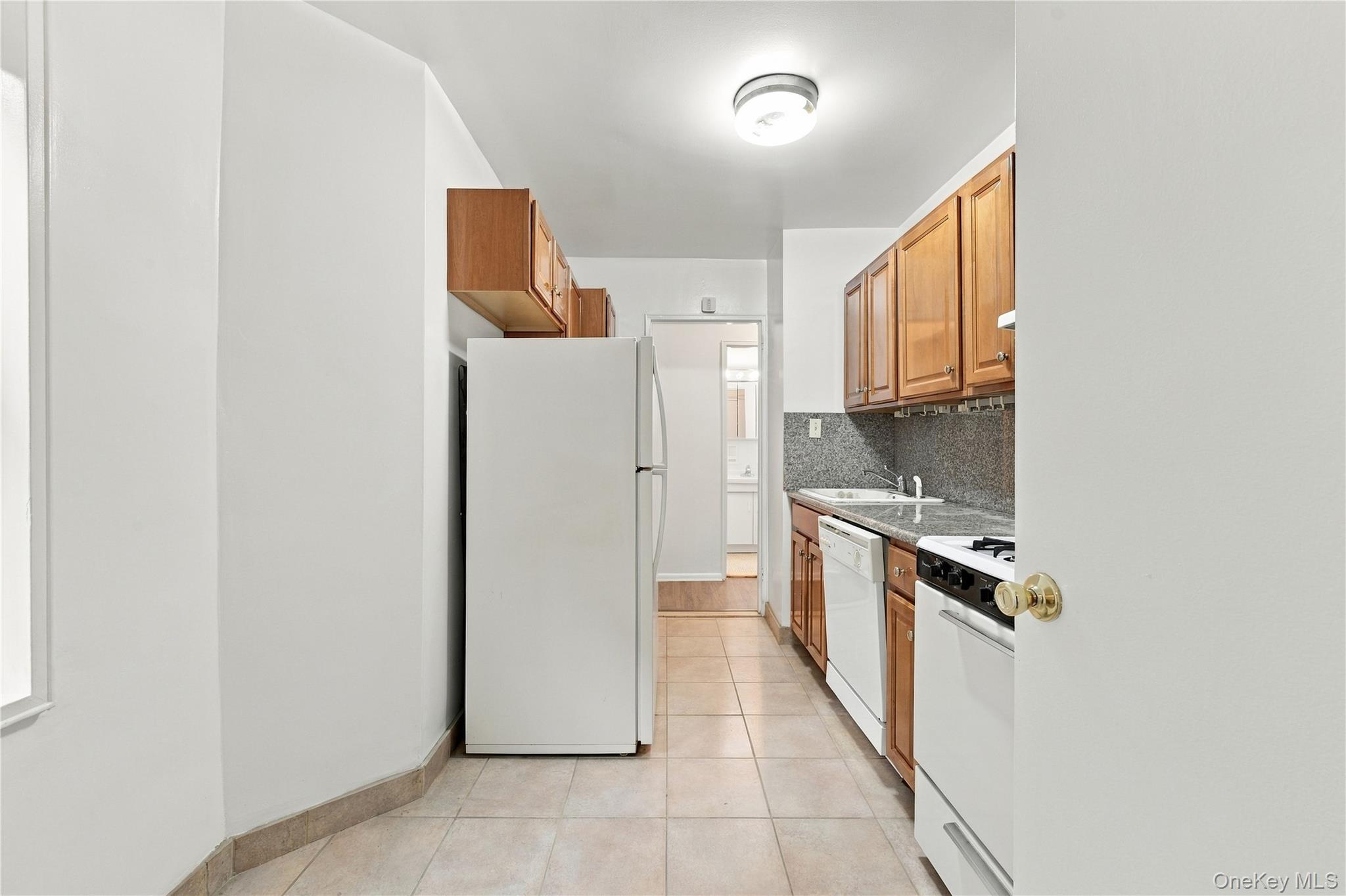 142-05 Roosevelt Avenue 206 Property Photo 14