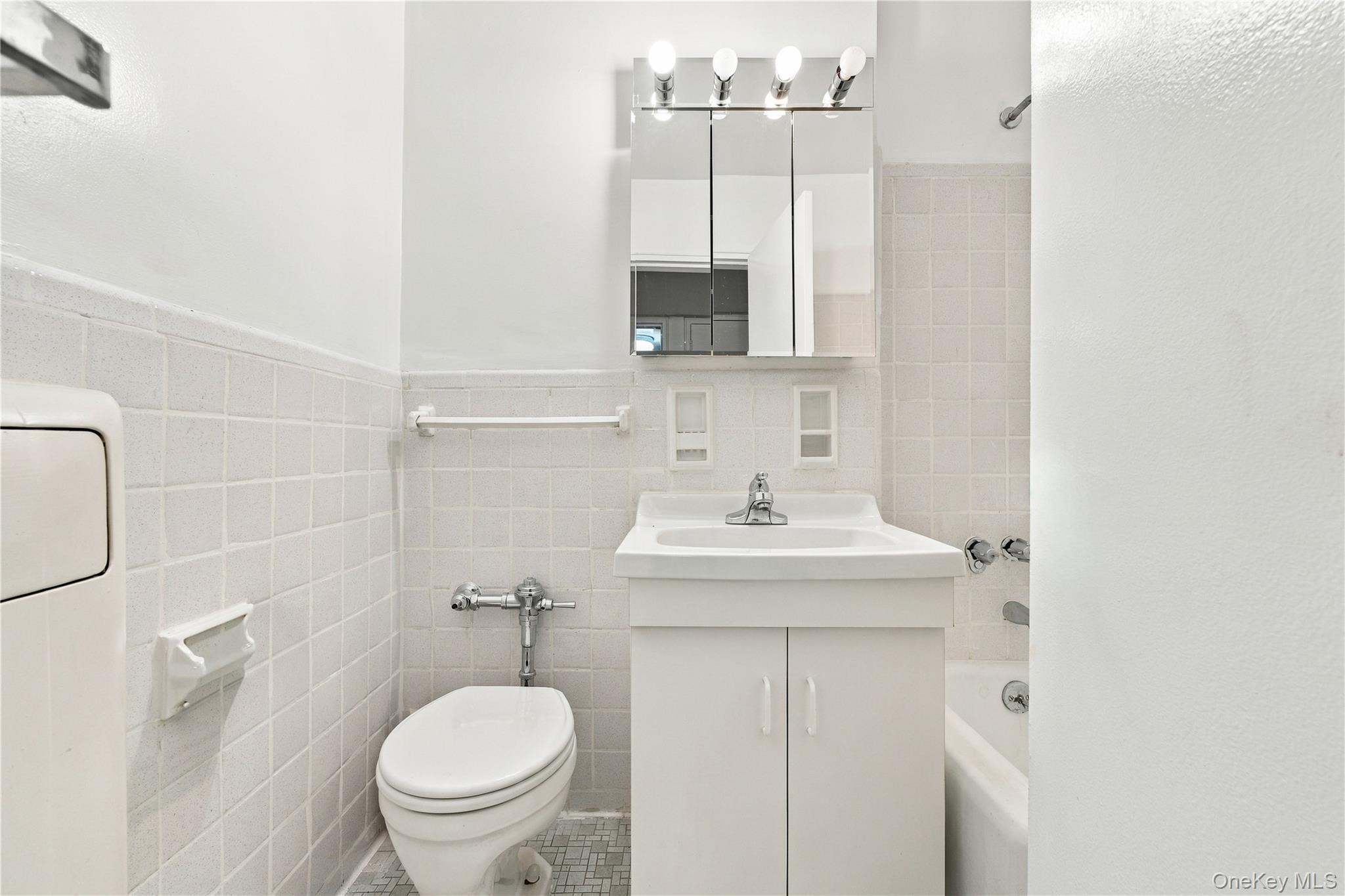 142-05 Roosevelt Avenue 206 Property Photo 24