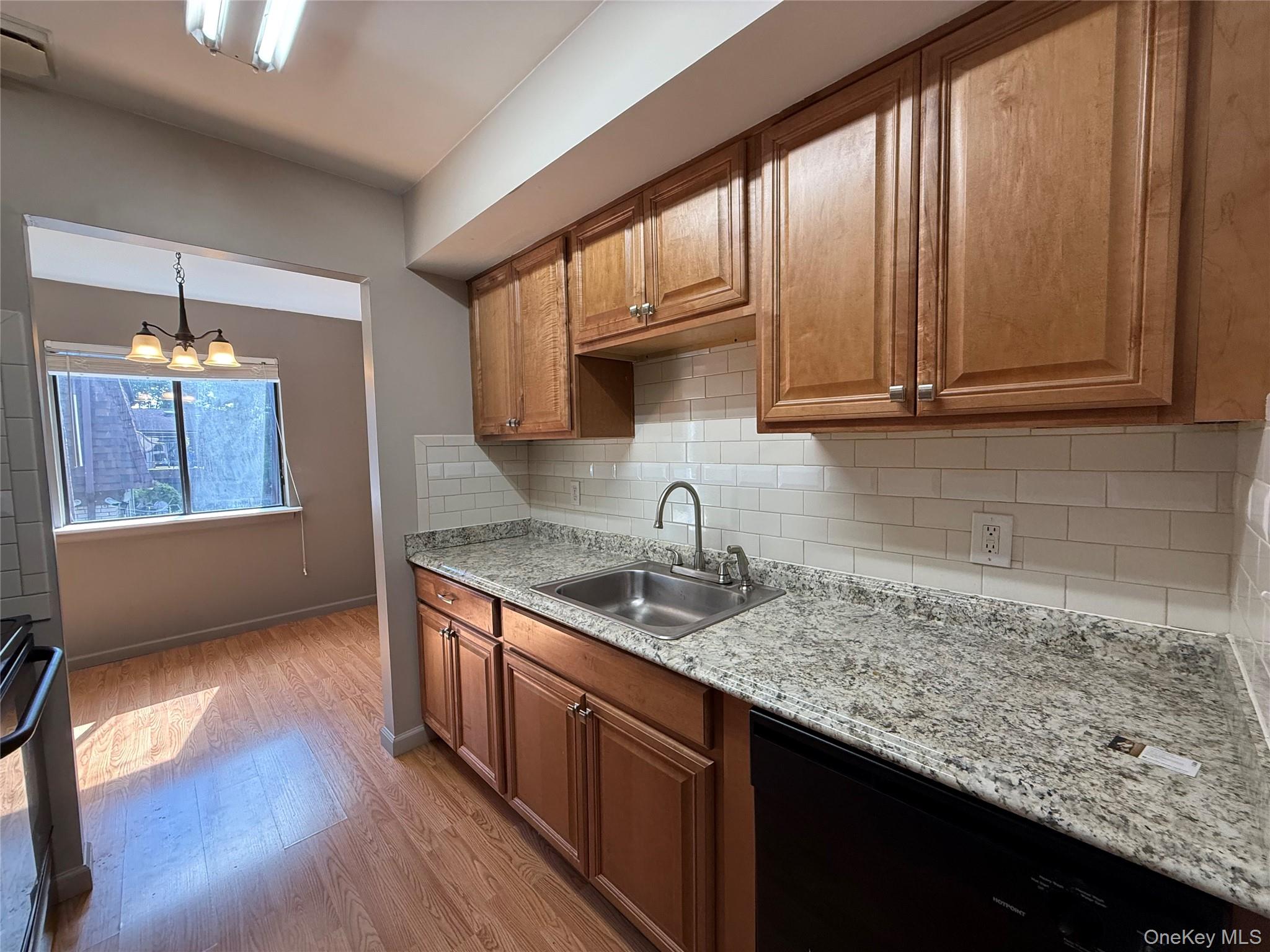 616 Cherry Hill Drive Property Photo 6