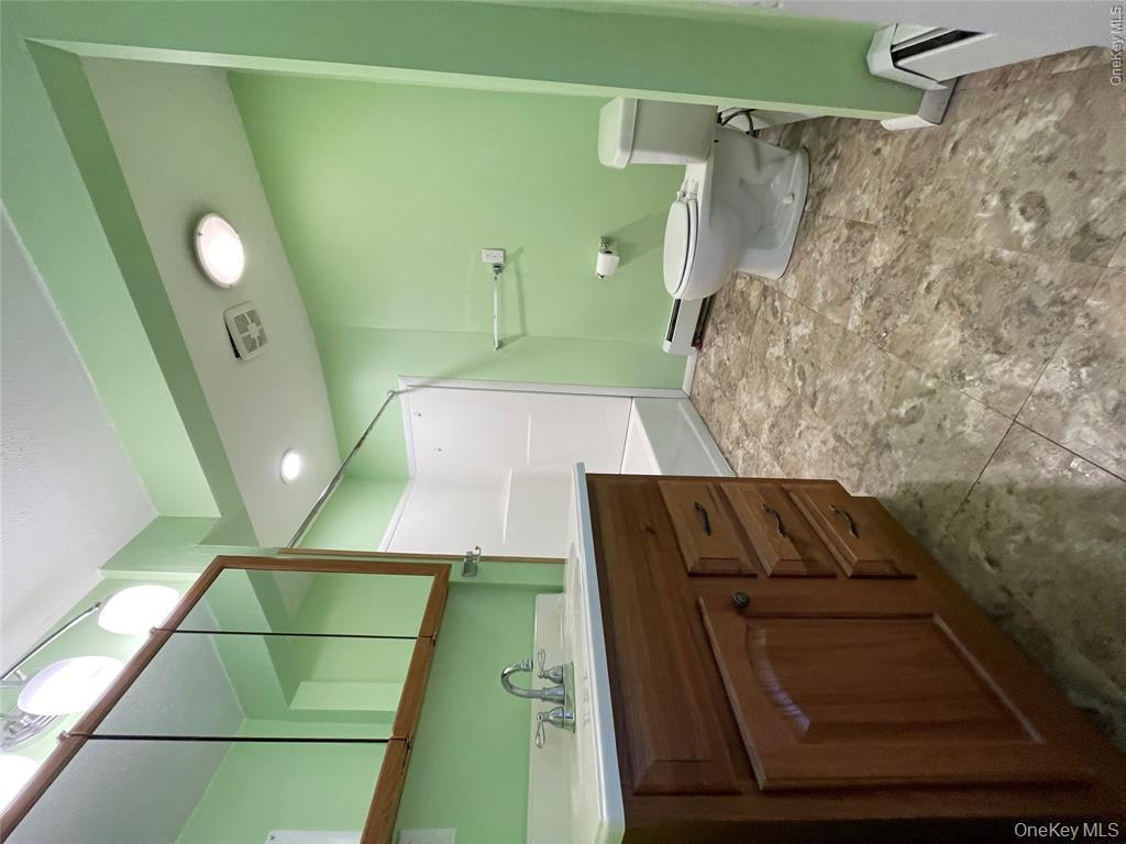 339 W Main Street Property Photo 7