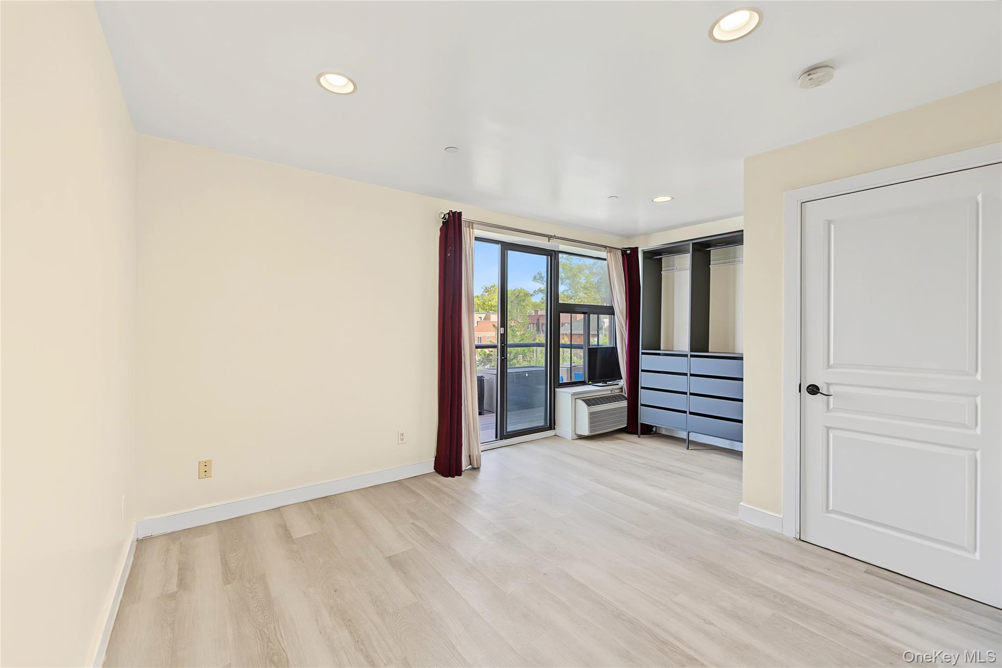 41-39 149th St 3f Property Photo 15