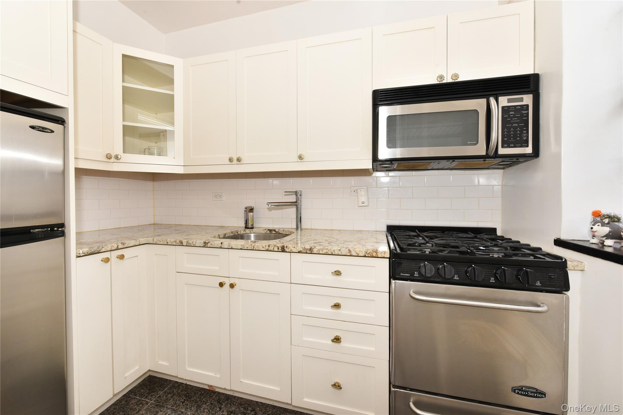 10 Park Avenue 4b Property Photo 8