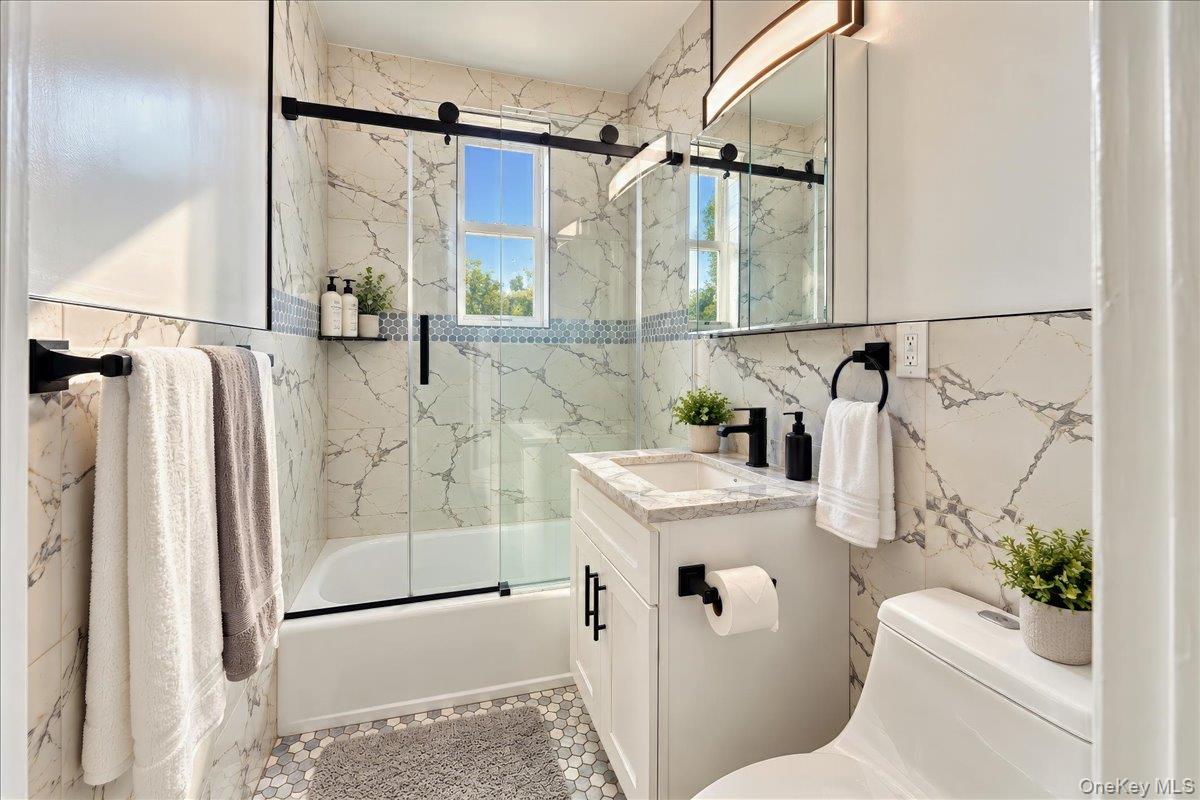 5635 Netherland Avenue 2c Property Photo 3
