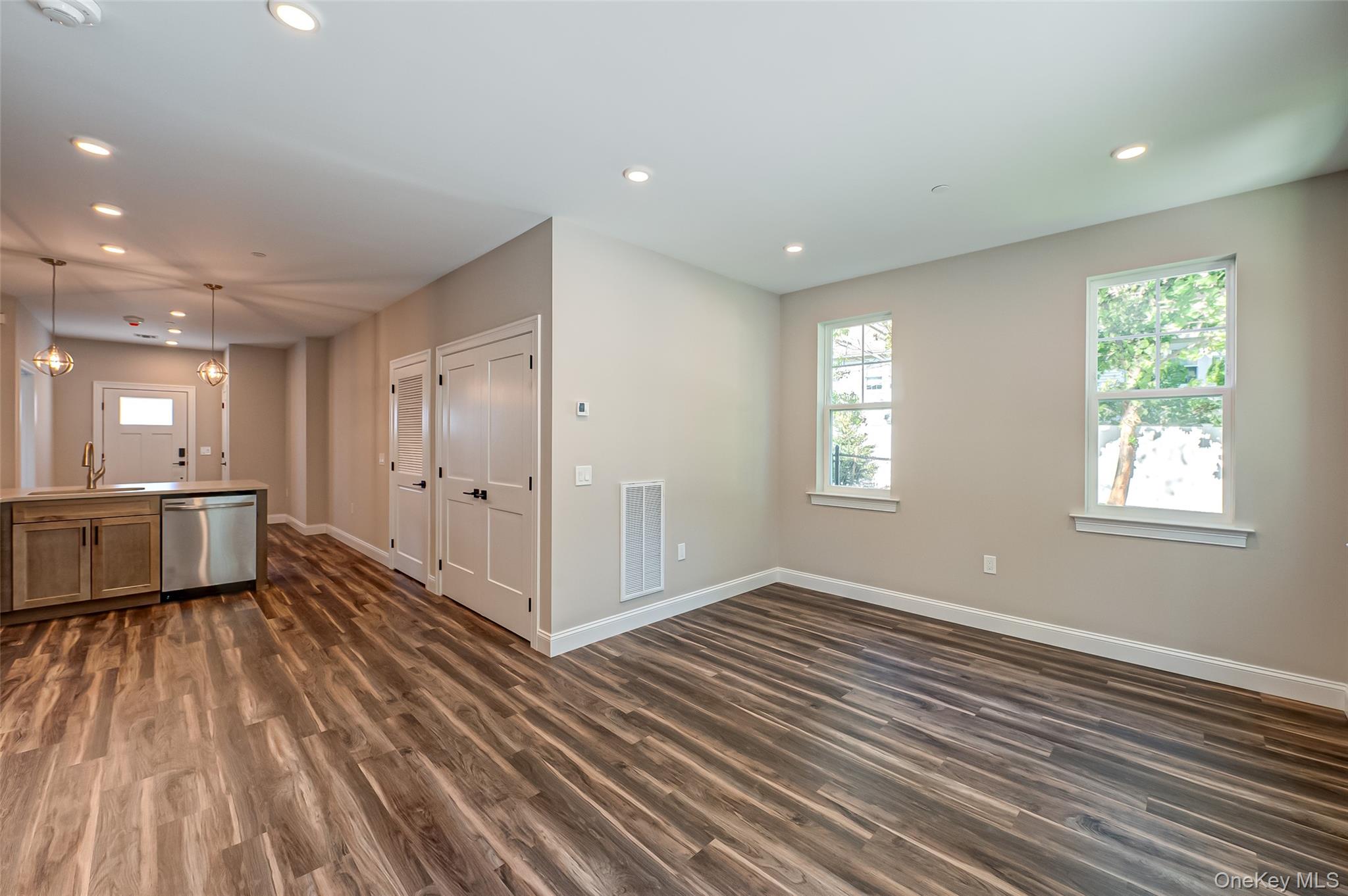 1 Conklin Street 105 Property Photo 4