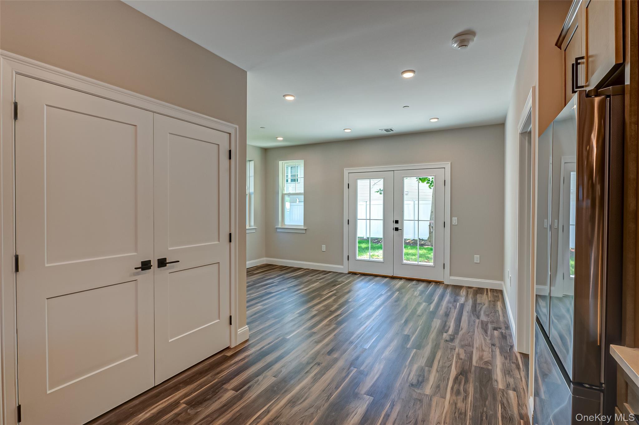 1 Conklin Street 105 Property Photo 6