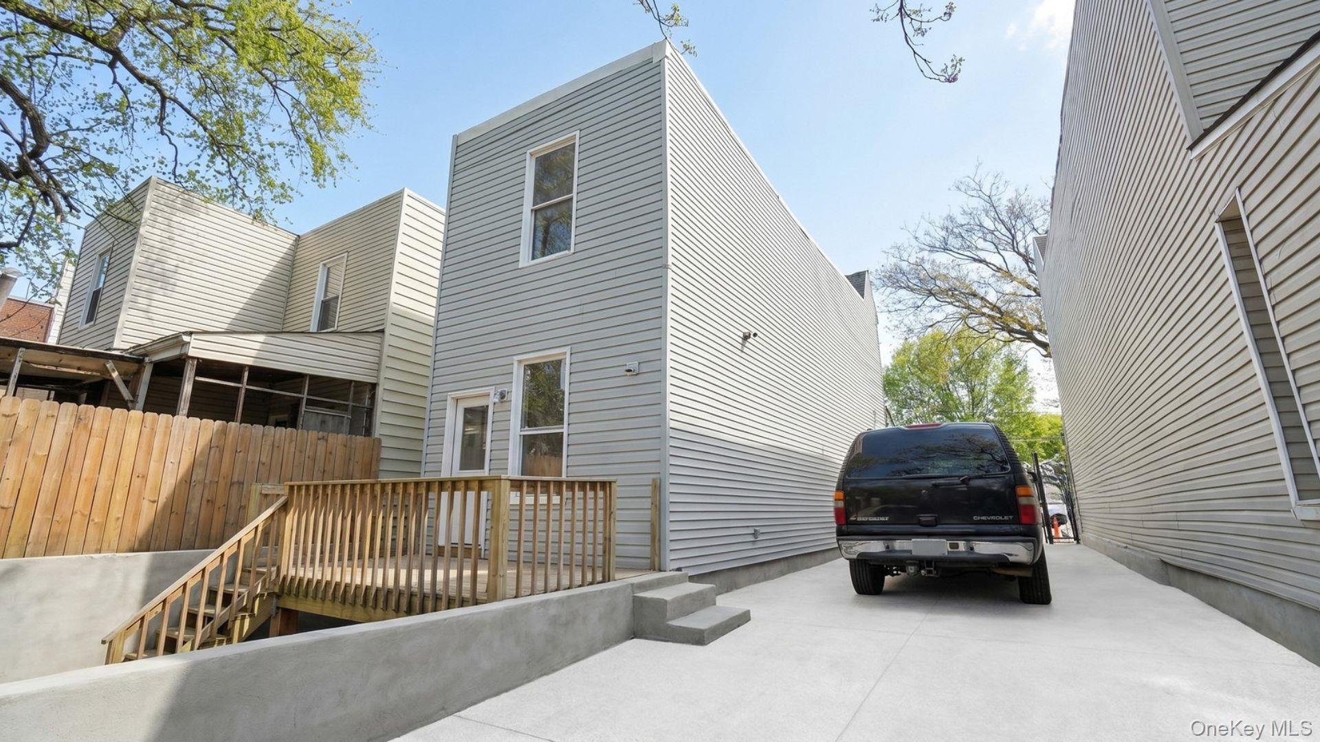416 E 182nd Street Property Photo 3