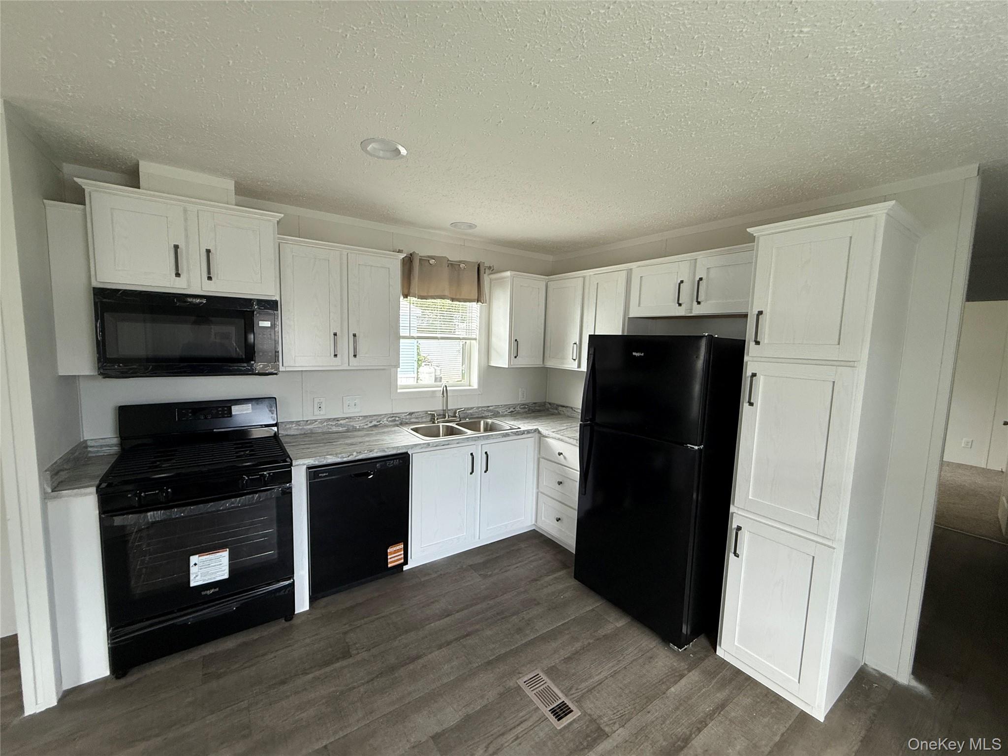 62 Peebles Lane Property Photo 4