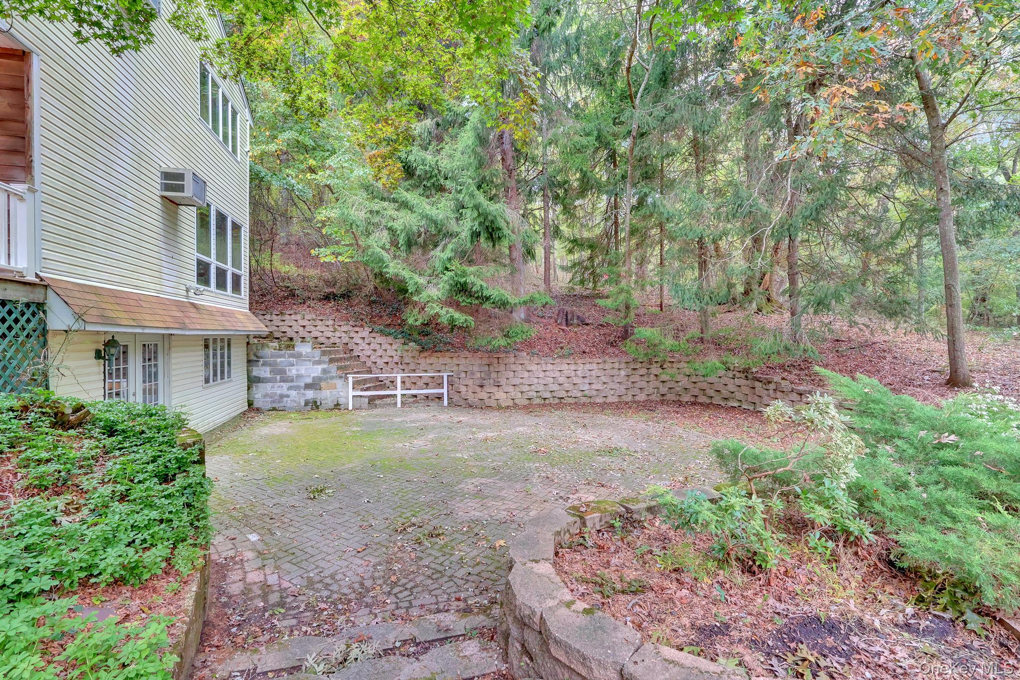 56 E Bartlett Road Property Photo 3