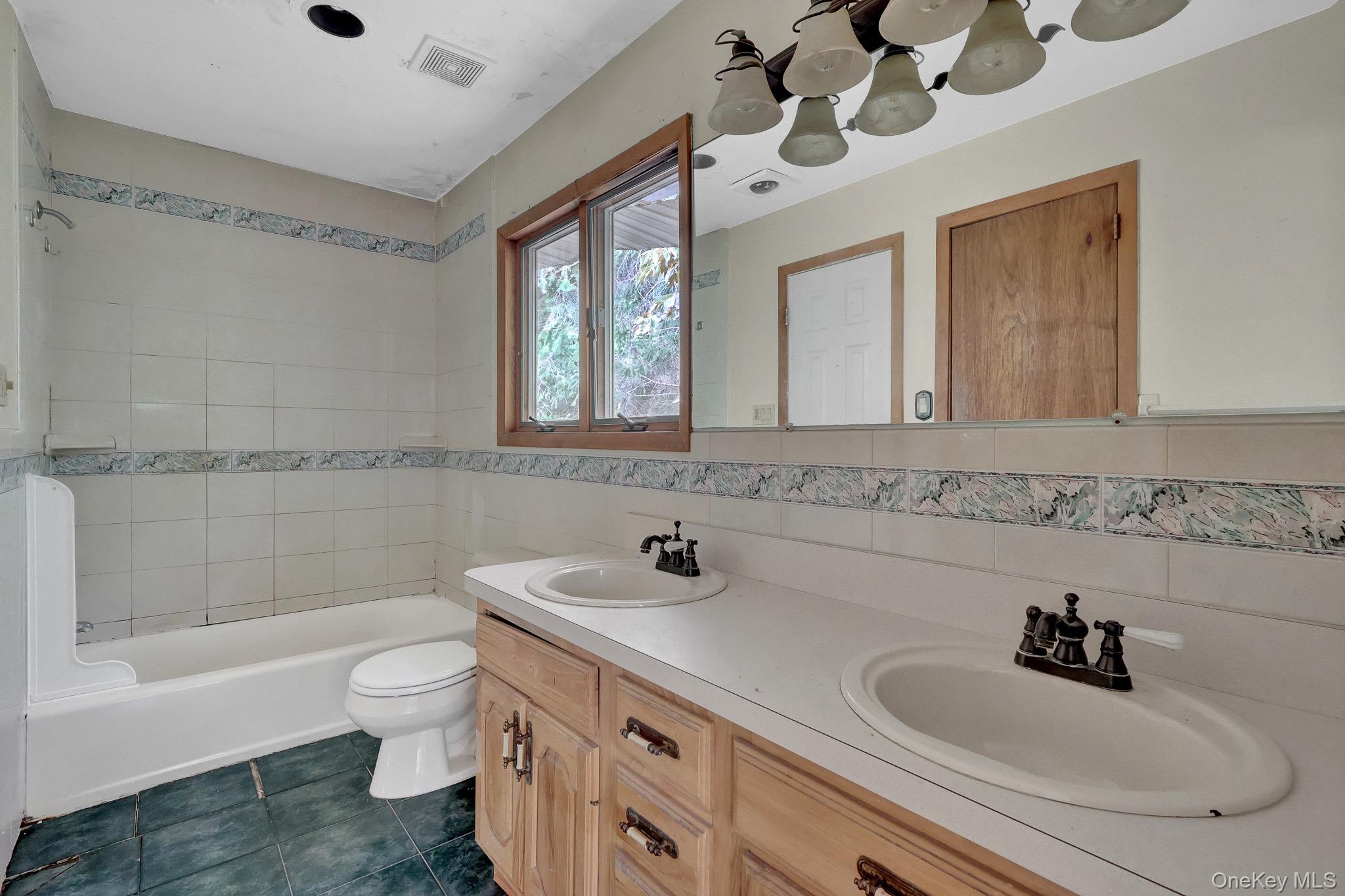 56 E Bartlett Road Property Photo 16