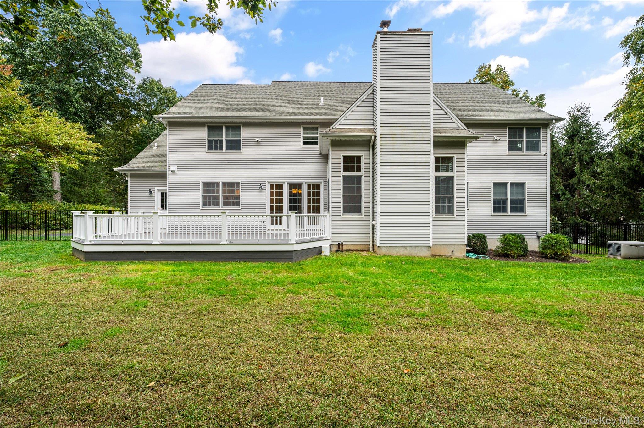 56 Londonderry Lane Property Photo 3