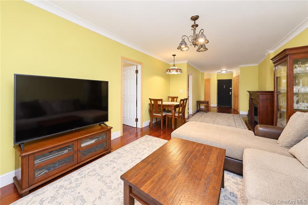 1625 Emmons Avenue Dd Property Photo 6