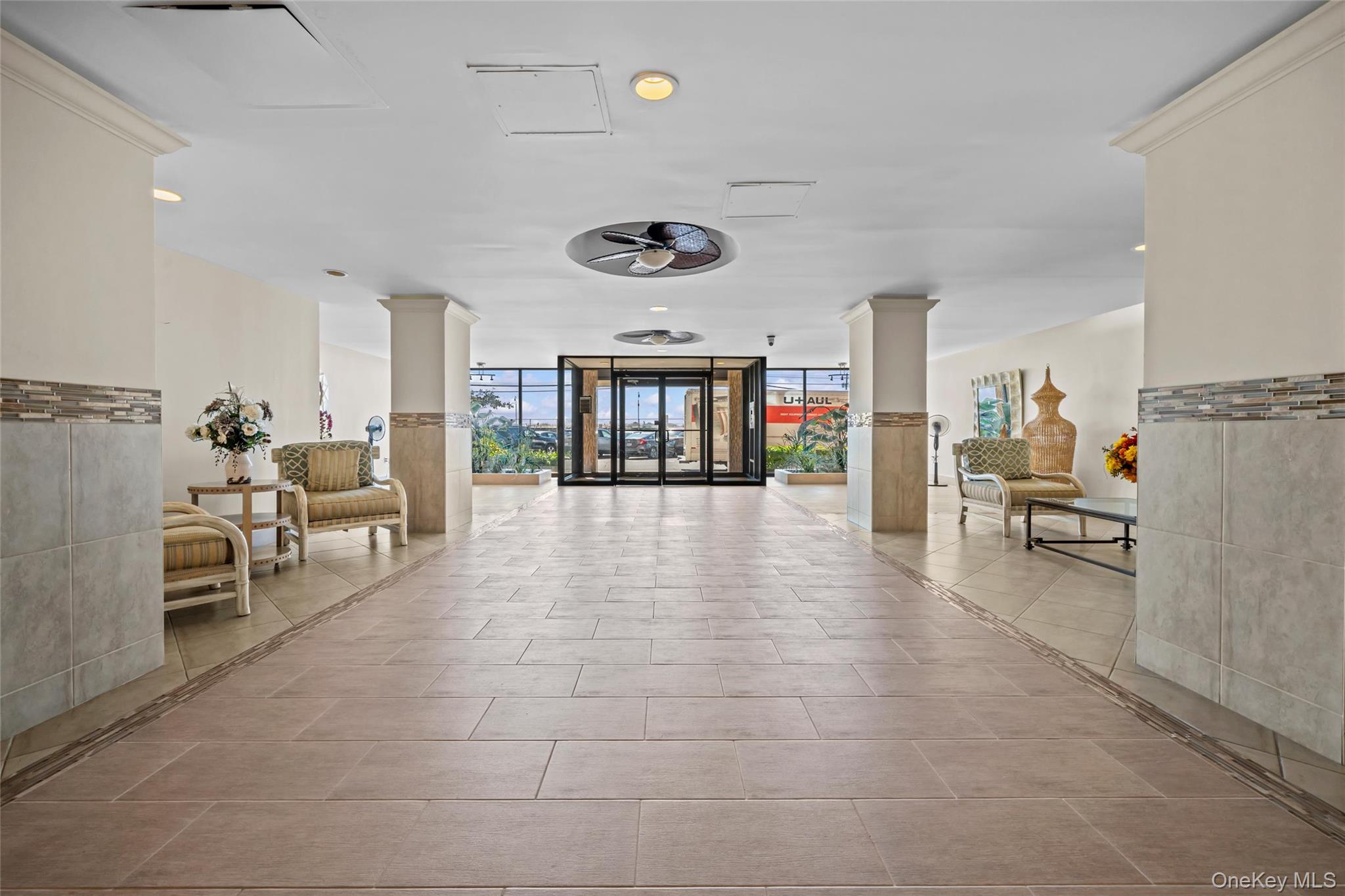 1 E Broadway 7o Property Photo 3