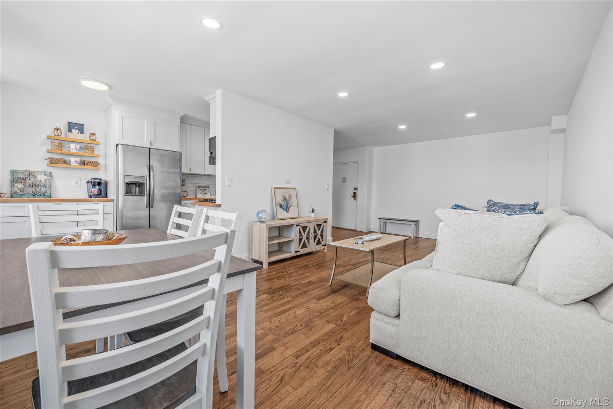 1 E Broadway 7o Property Photo 5