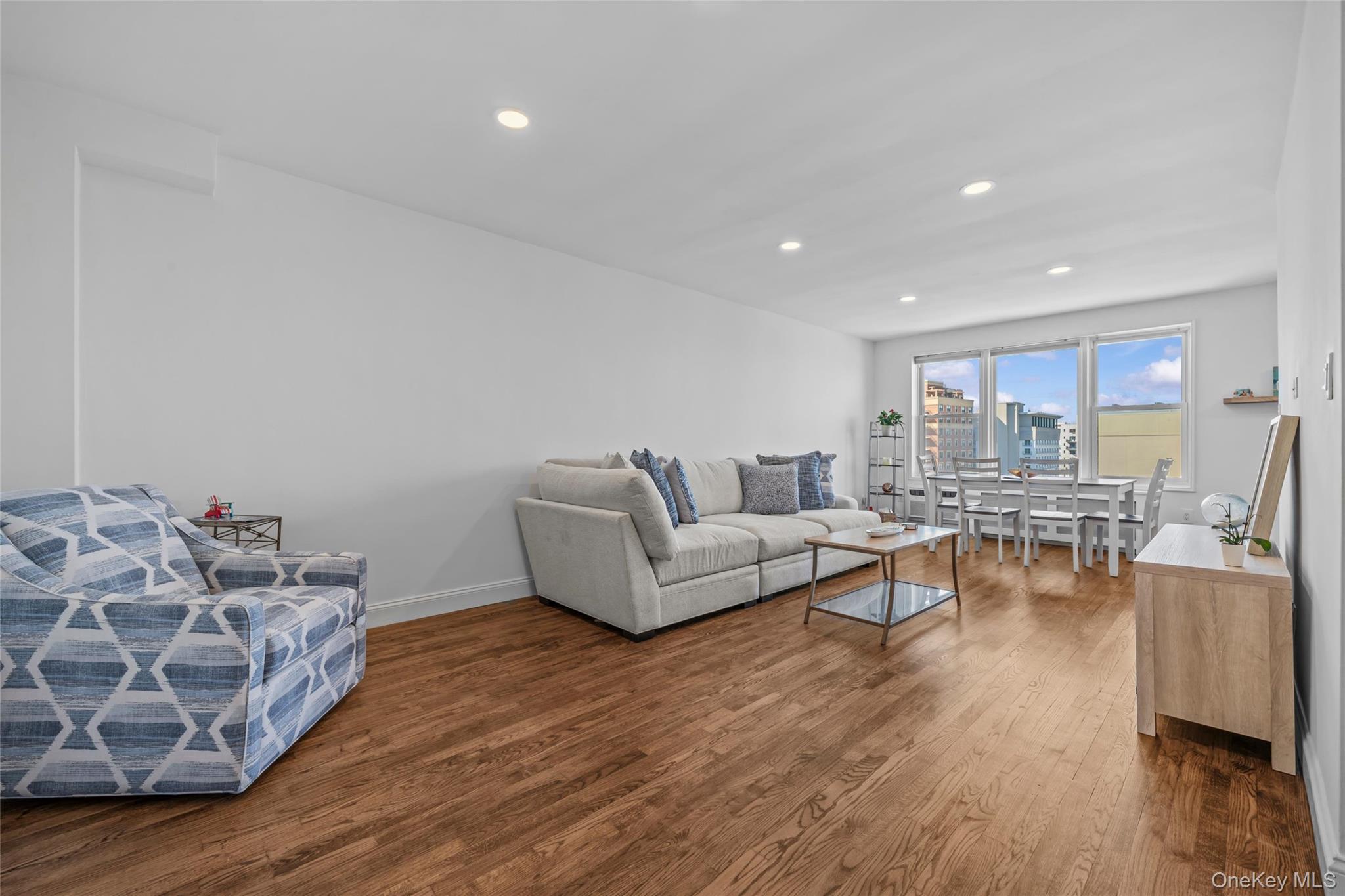 1 E Broadway 7o Property Photo 7