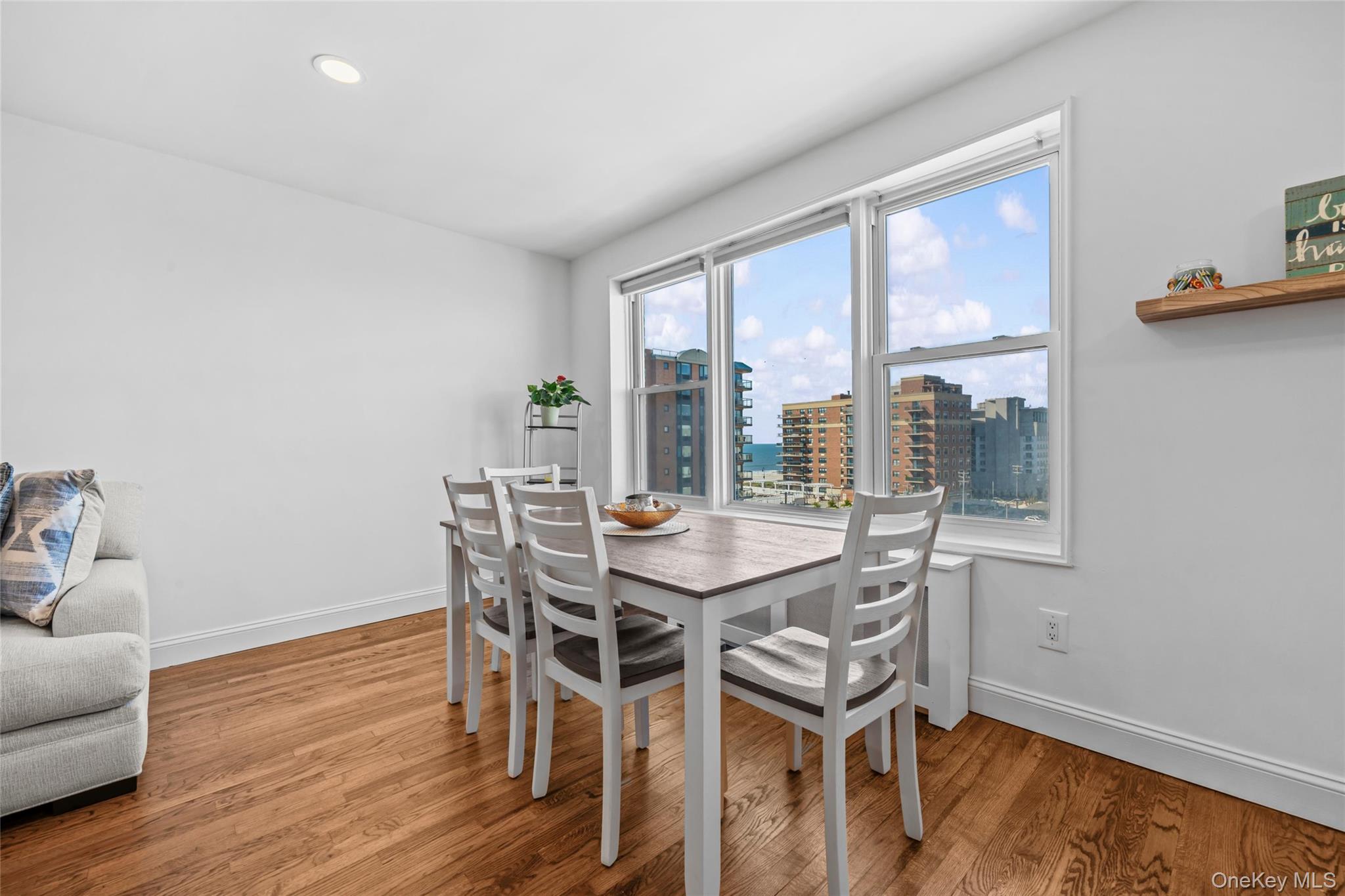 1 E Broadway 7o Property Photo 8