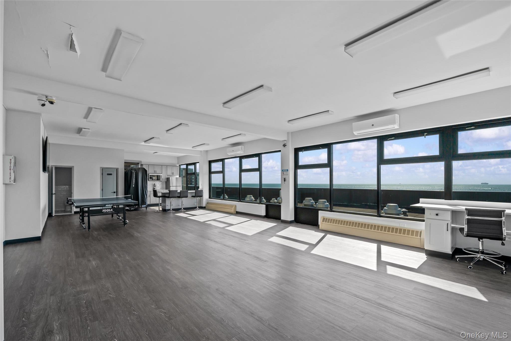 1 E Broadway 7o Property Photo 18