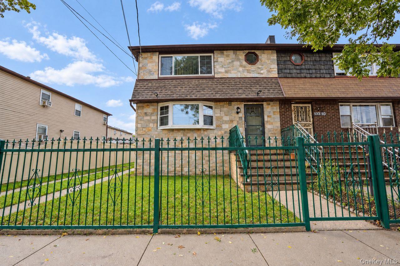 13314 142nd Street 2R Property Photo 1