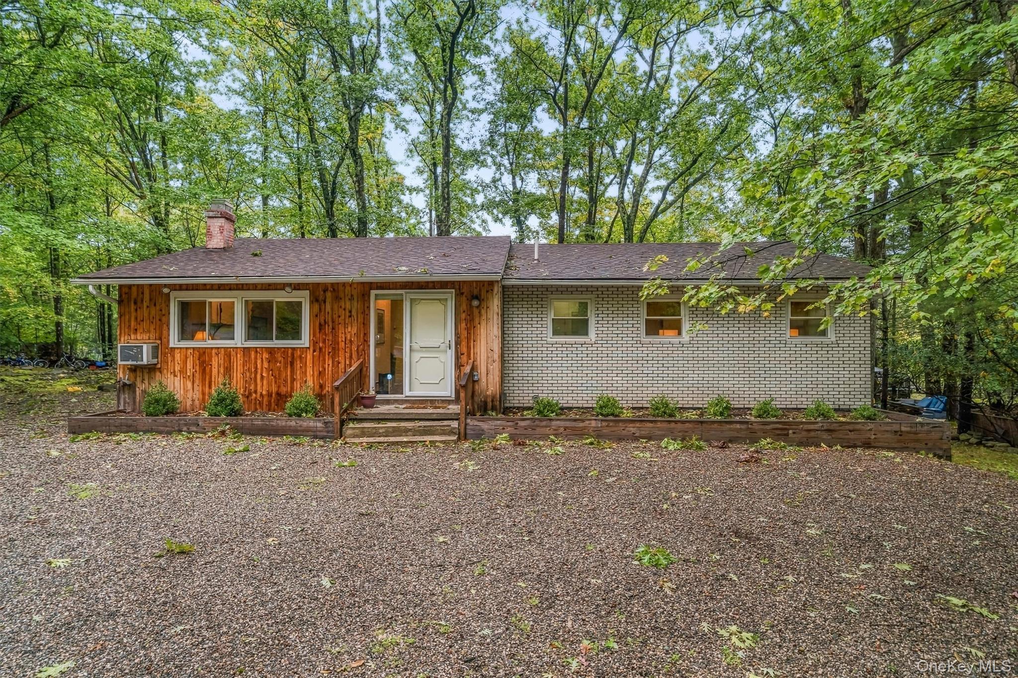 14 Essex Street Property Photo 1