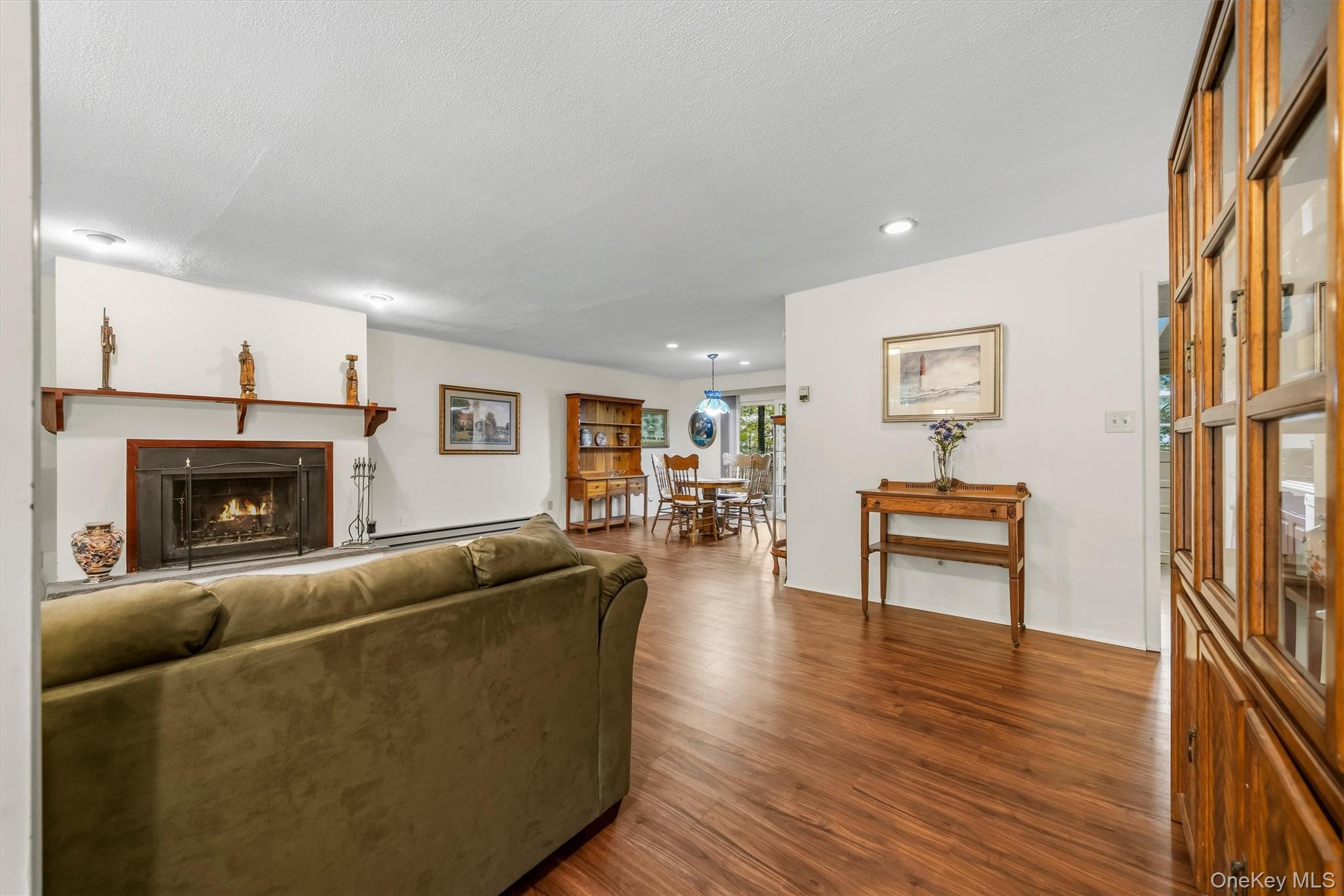 14 Essex Street Property Photo 8
