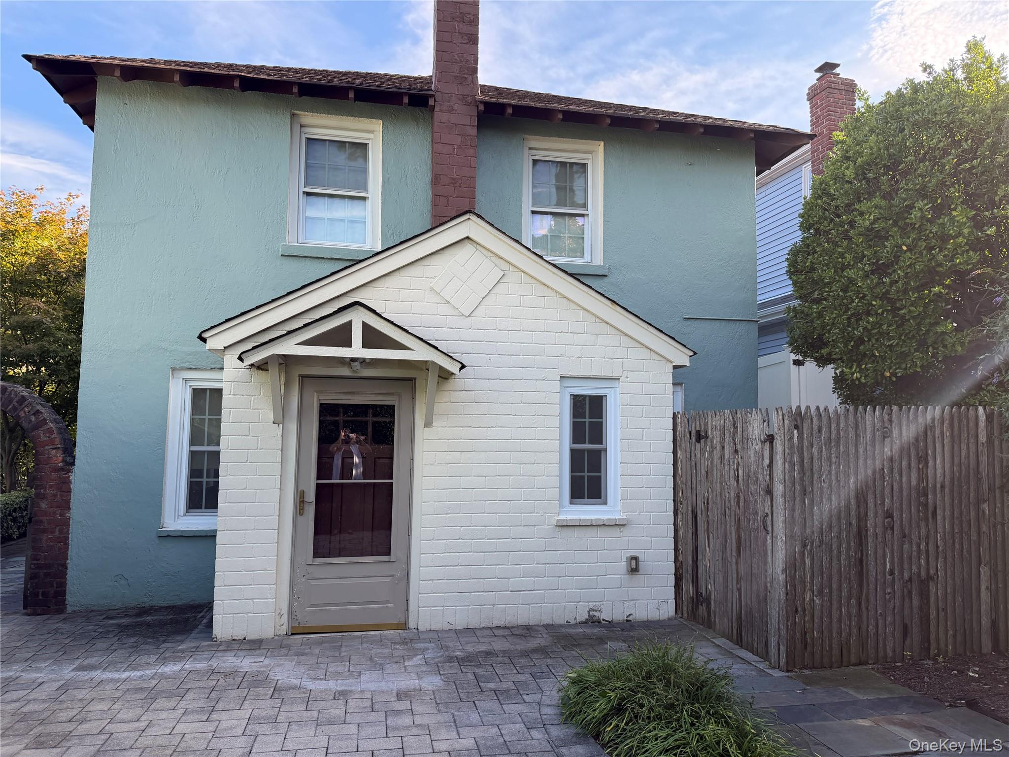 1057290 Property Photo 1