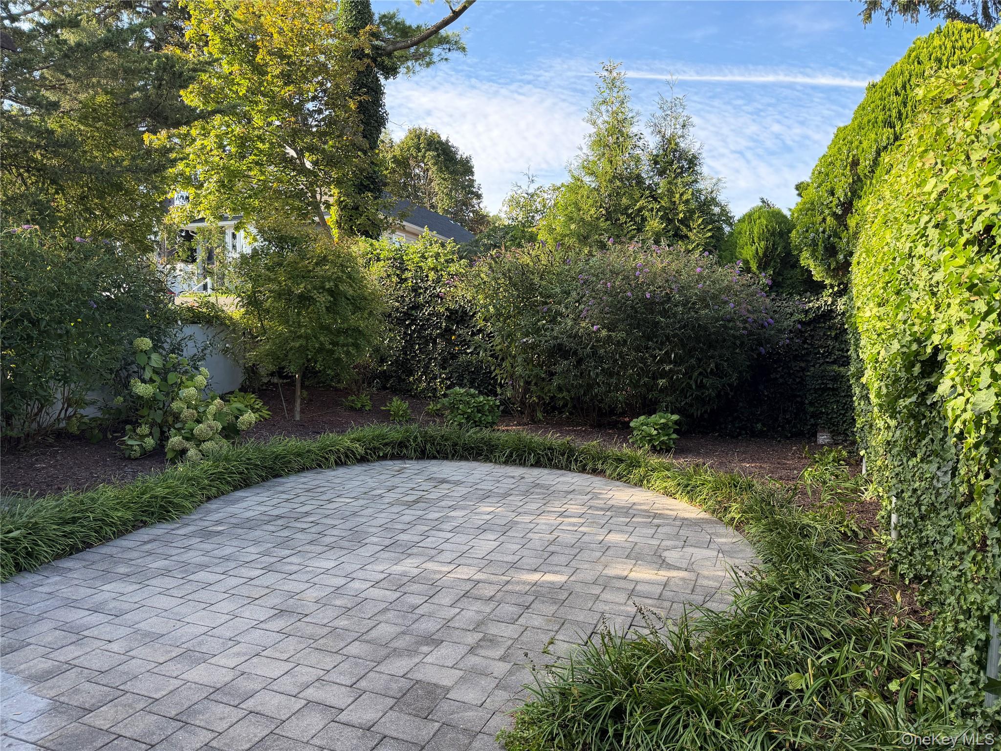 1057290 Property Photo 2