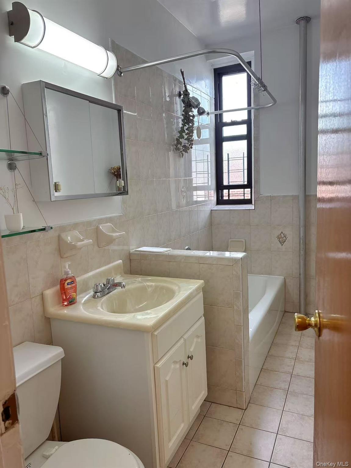 37-16 83 Street 3f Property Photo 8