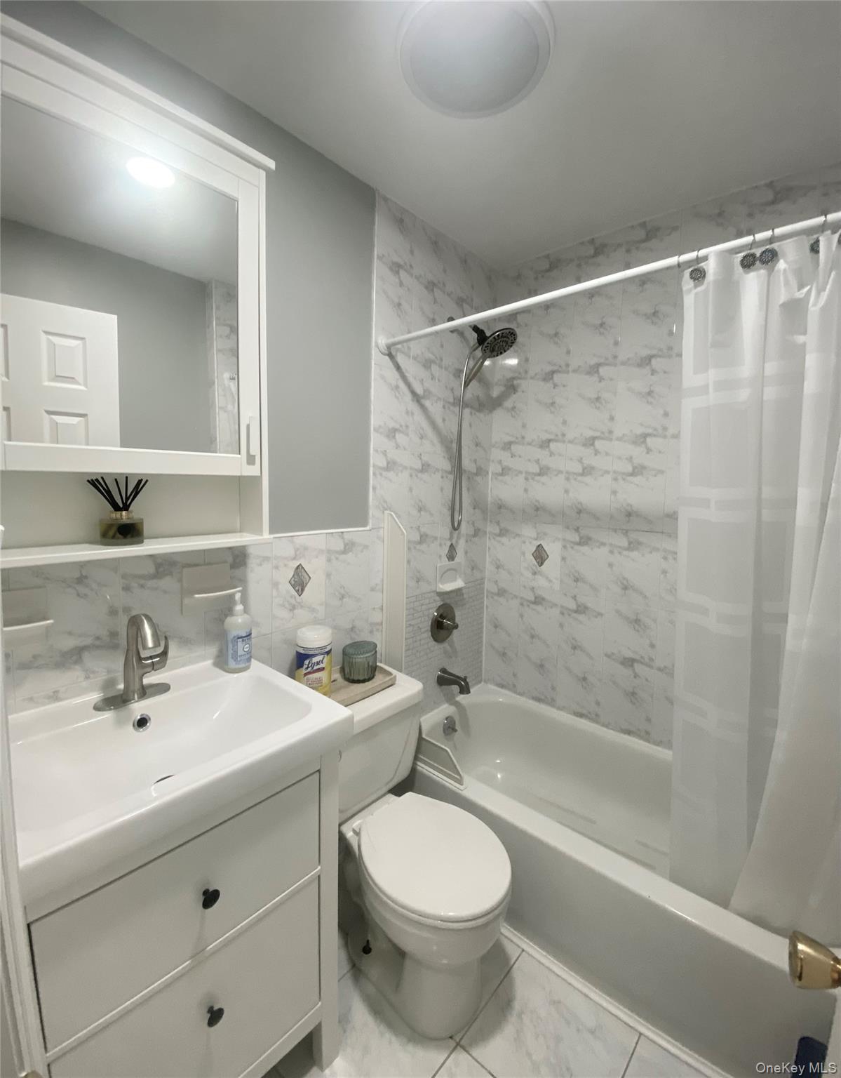 175 Beach 29th Street Property Photo 9