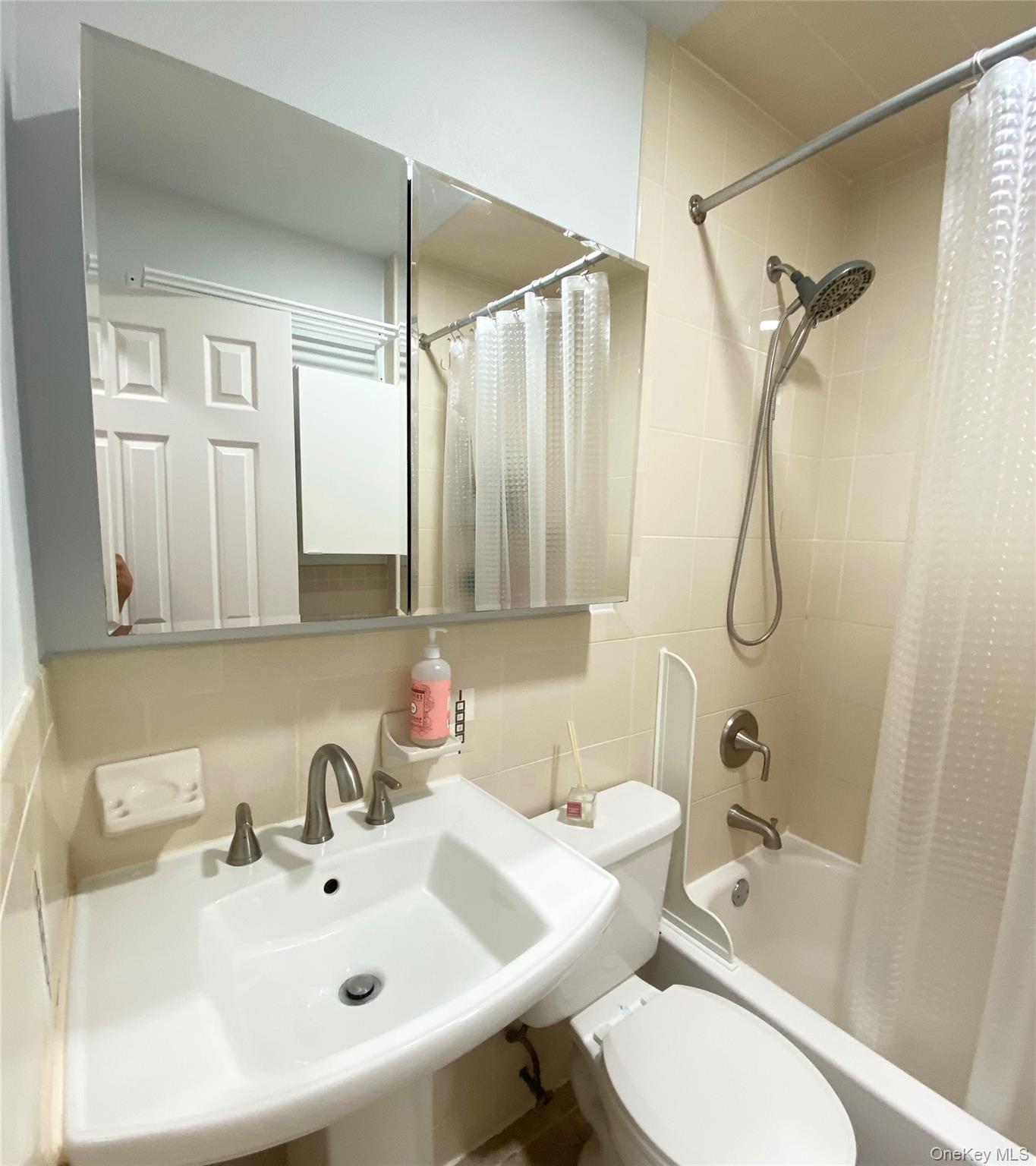 175 Beach 29th Street Property Photo 17