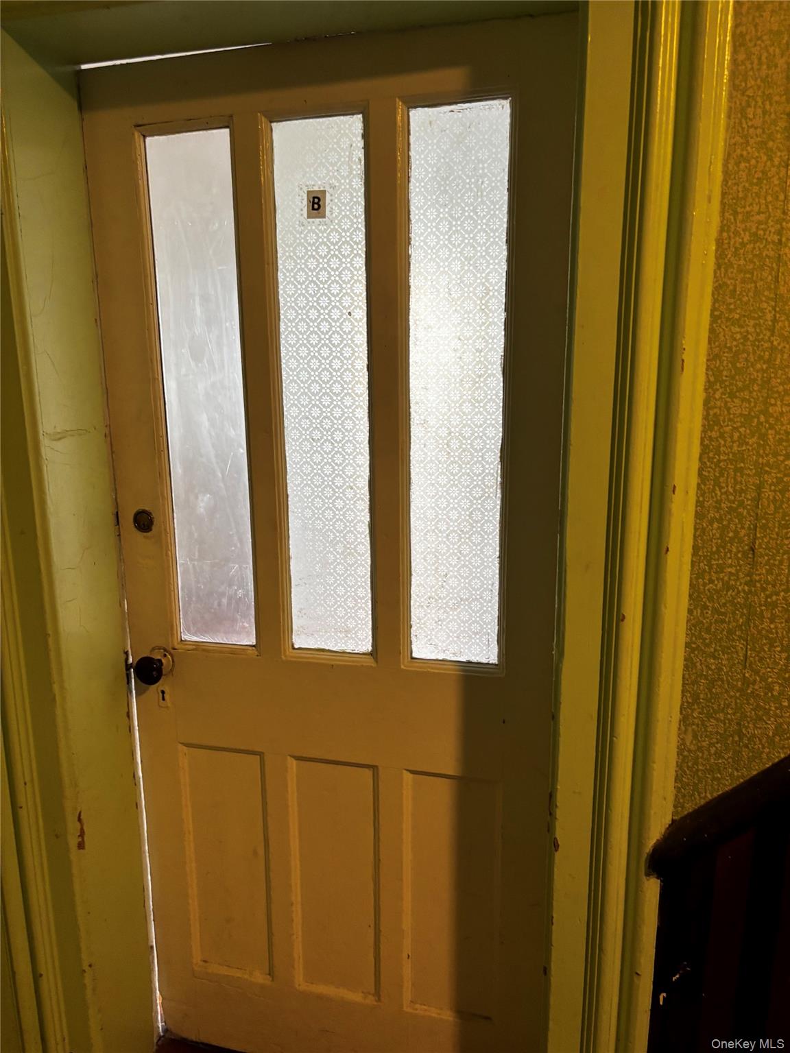 24 Grandview Avenue B Property Photo 4