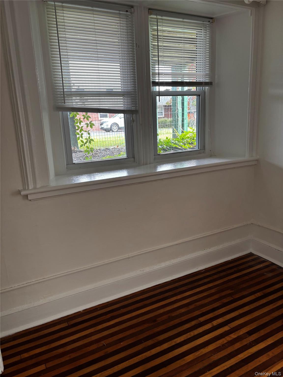 24 Grandview Avenue B Property Photo 12