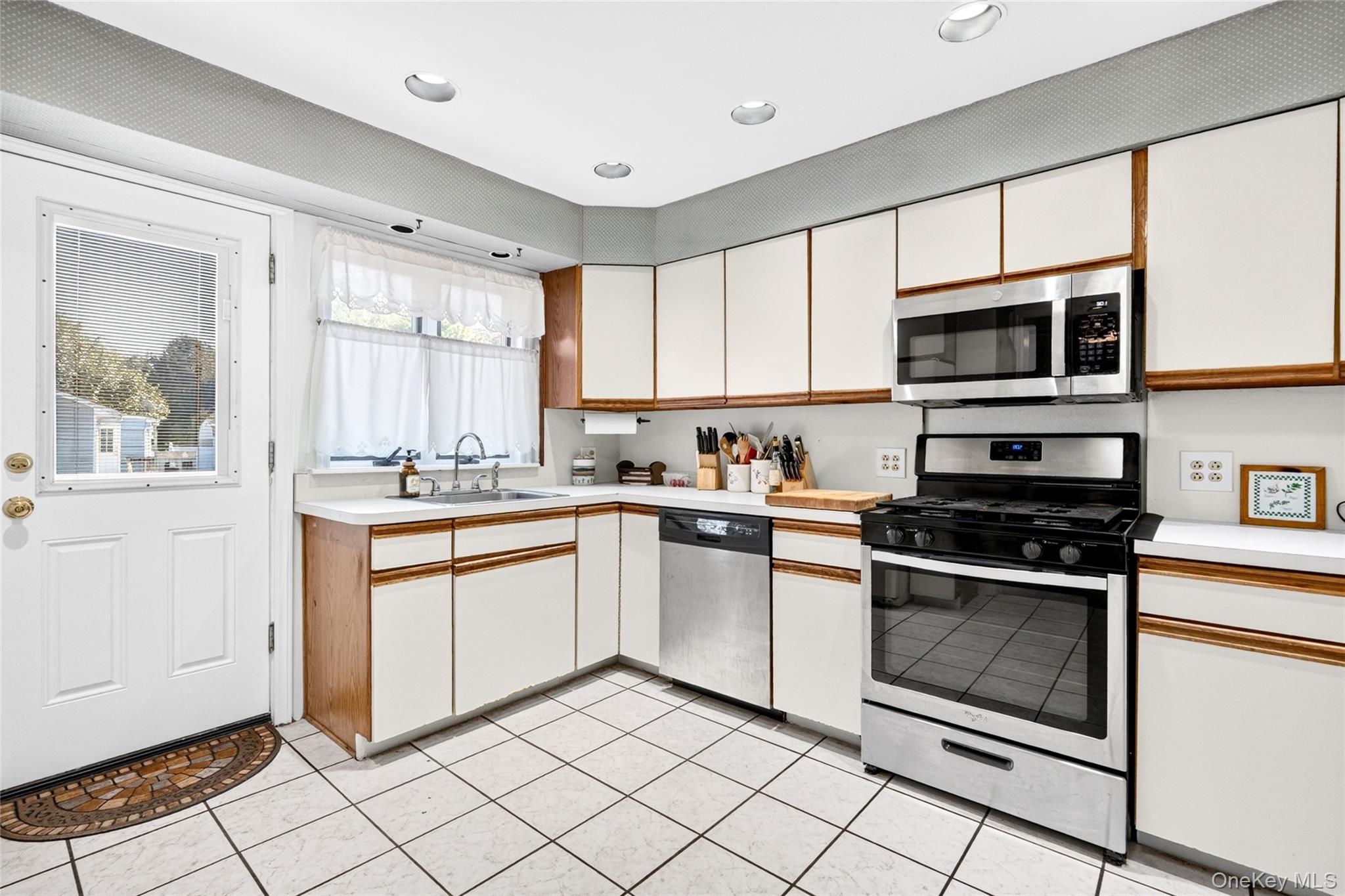 62 Van Wart Street Property Photo 13