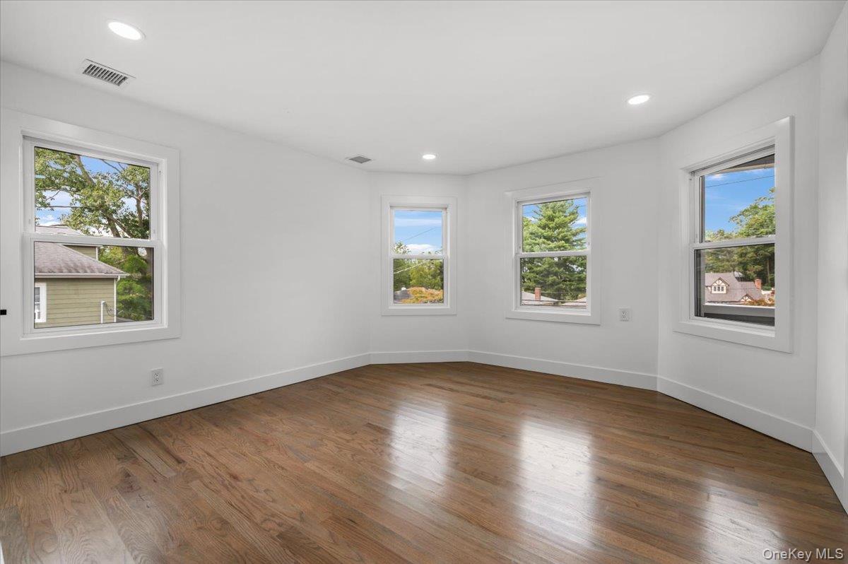 28 Ketewomoke Drive Property Photo 12